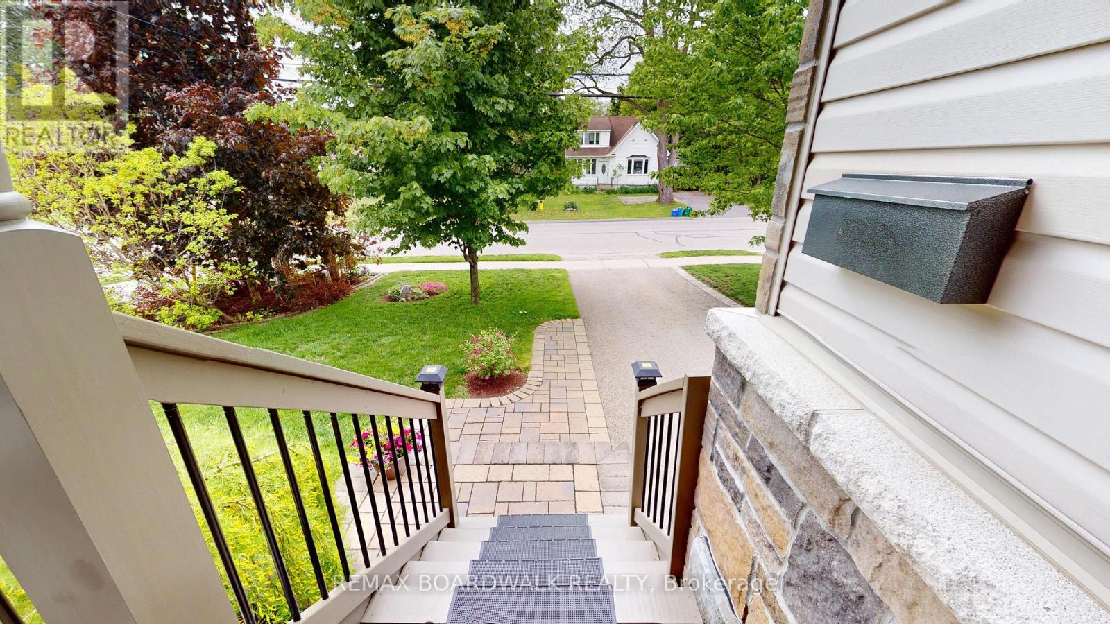 19a Centre Street, Brockville, Ontario  K6V 5S6 - Photo 2 - X13228976