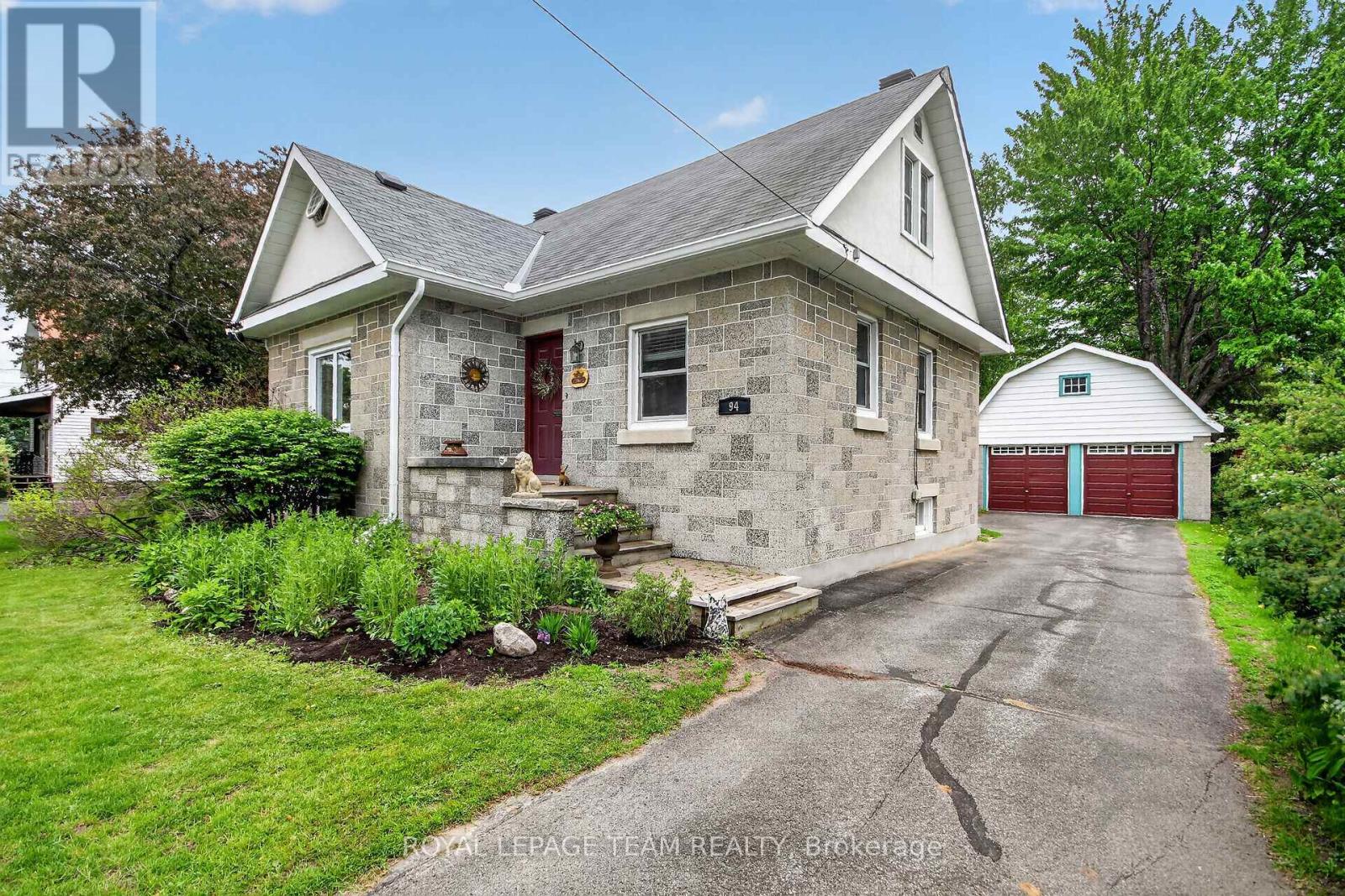 94 Strachan Street, Ottawa, Ontario  K0A 2Z0 - Photo 1 - X13229014