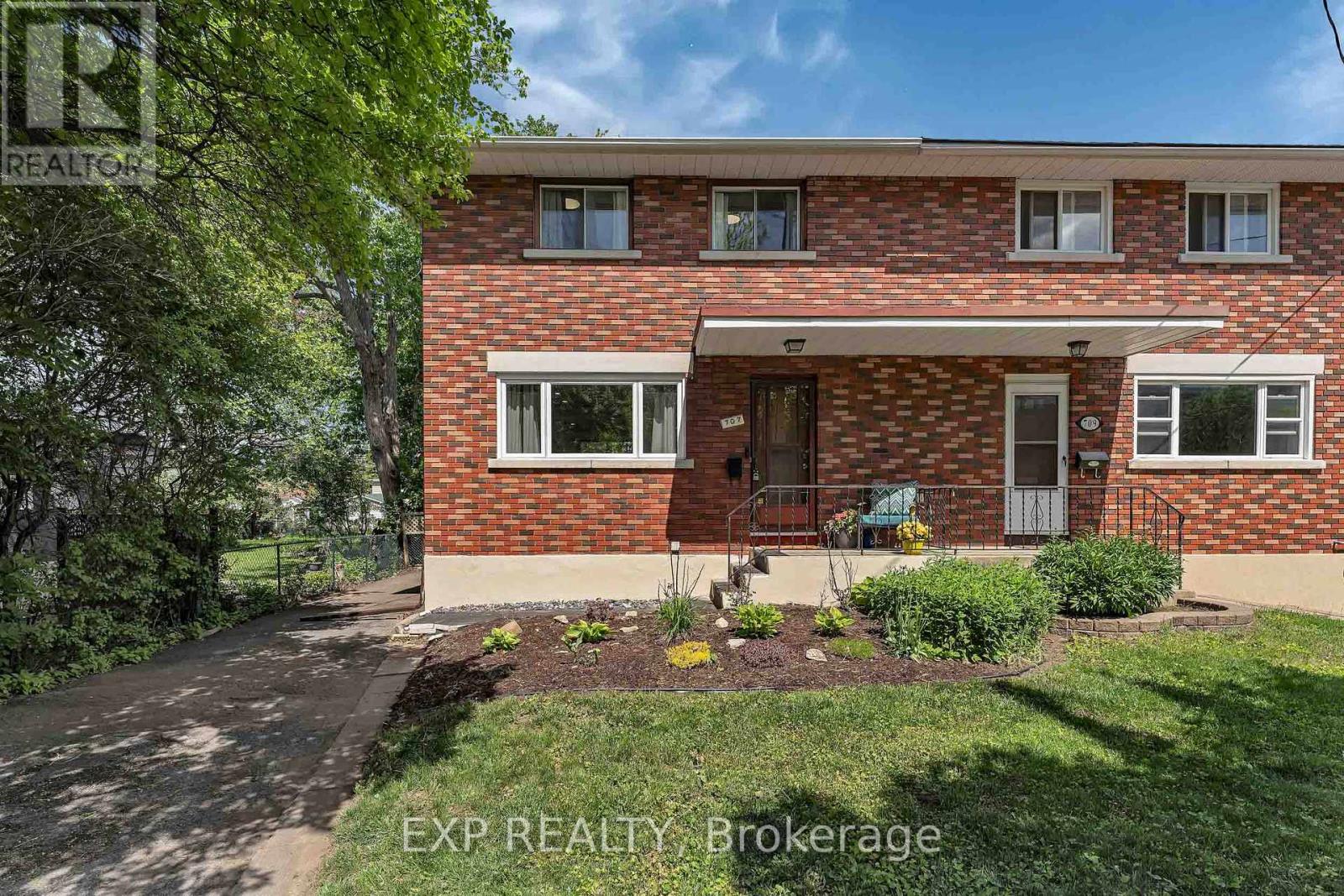 707 Roosevelt Avenue, Ottawa, Ontario  K2A 2A8 - Photo 1 - X13229222