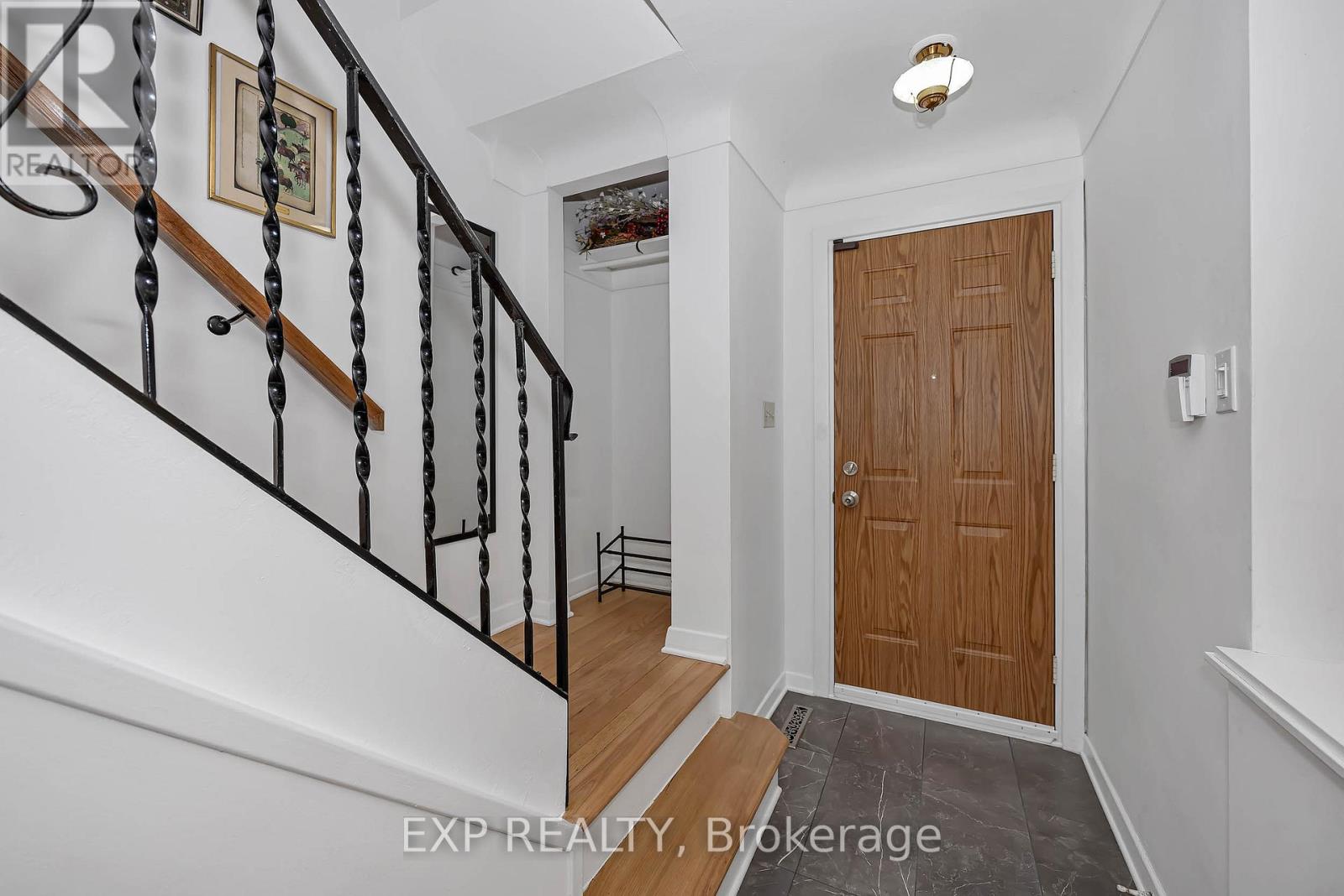 707 Roosevelt Avenue, Ottawa, Ontario  K2A 2A8 - Photo 3 - X13229222