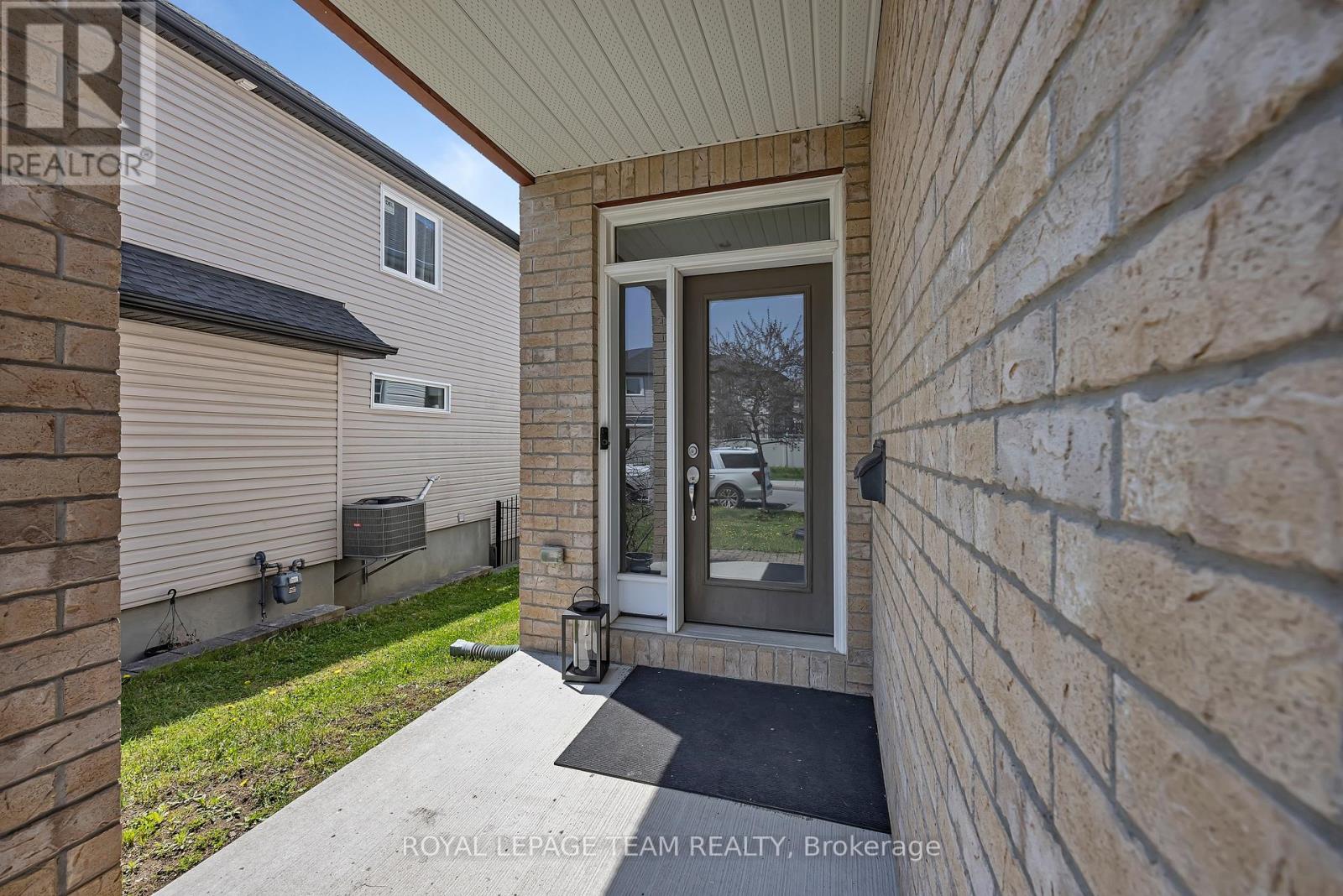 248 Meadowlilly Road, Ottawa, Ontario  K1T 0H4 - Photo 5 - X13229226