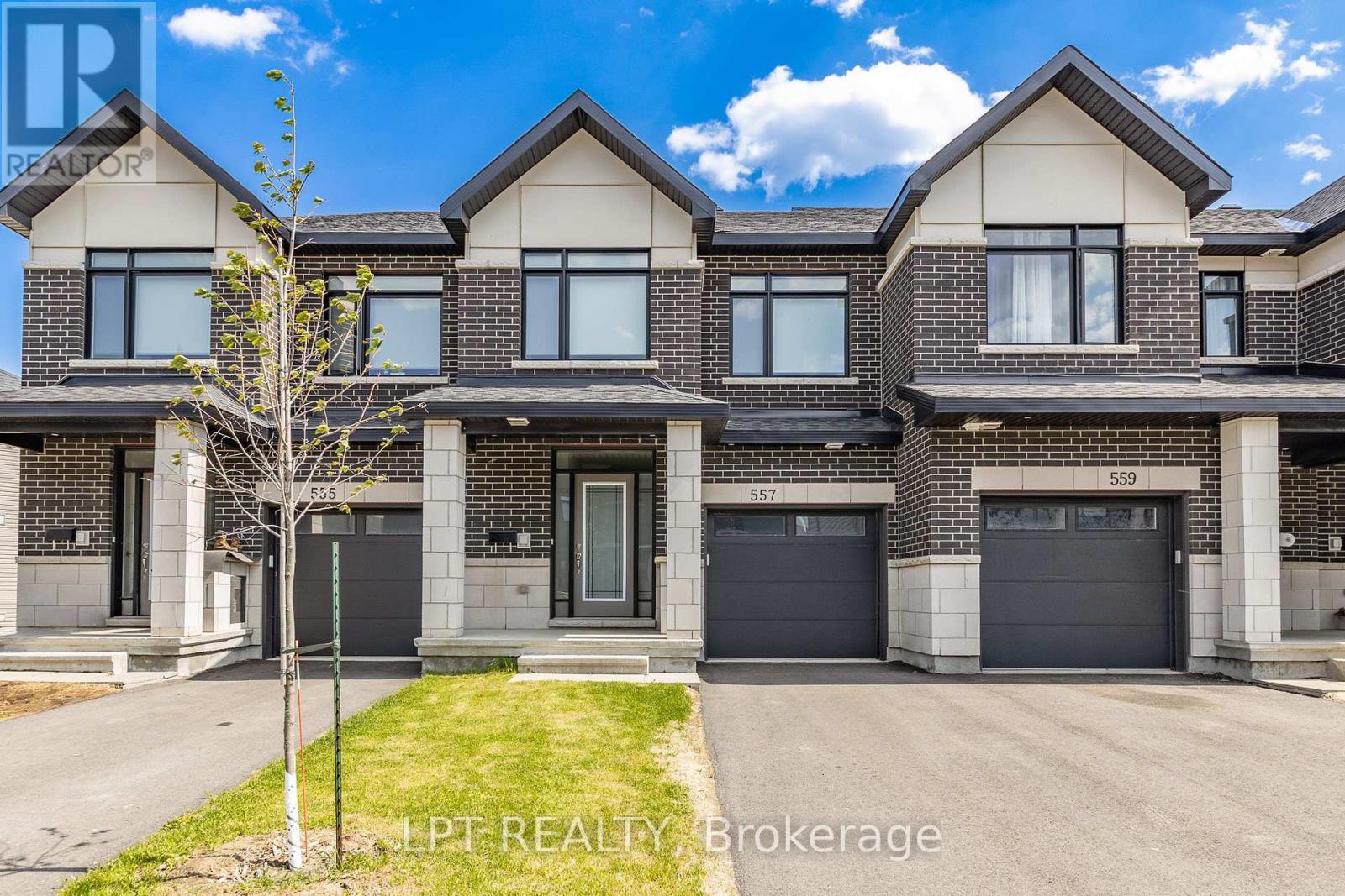 557 Tahoe Heights, Ottawa, Ontario  K1T 0X4 - Photo 1 - X13229308