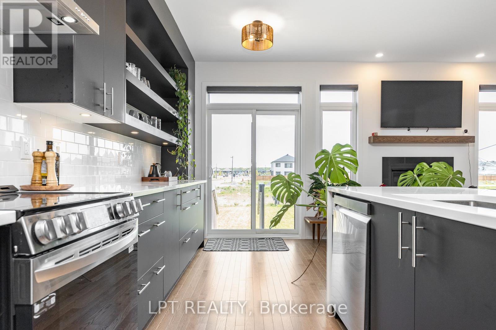 557 Tahoe Heights, Ottawa, Ontario  K1T 0X4 - Photo 9 - X13229308