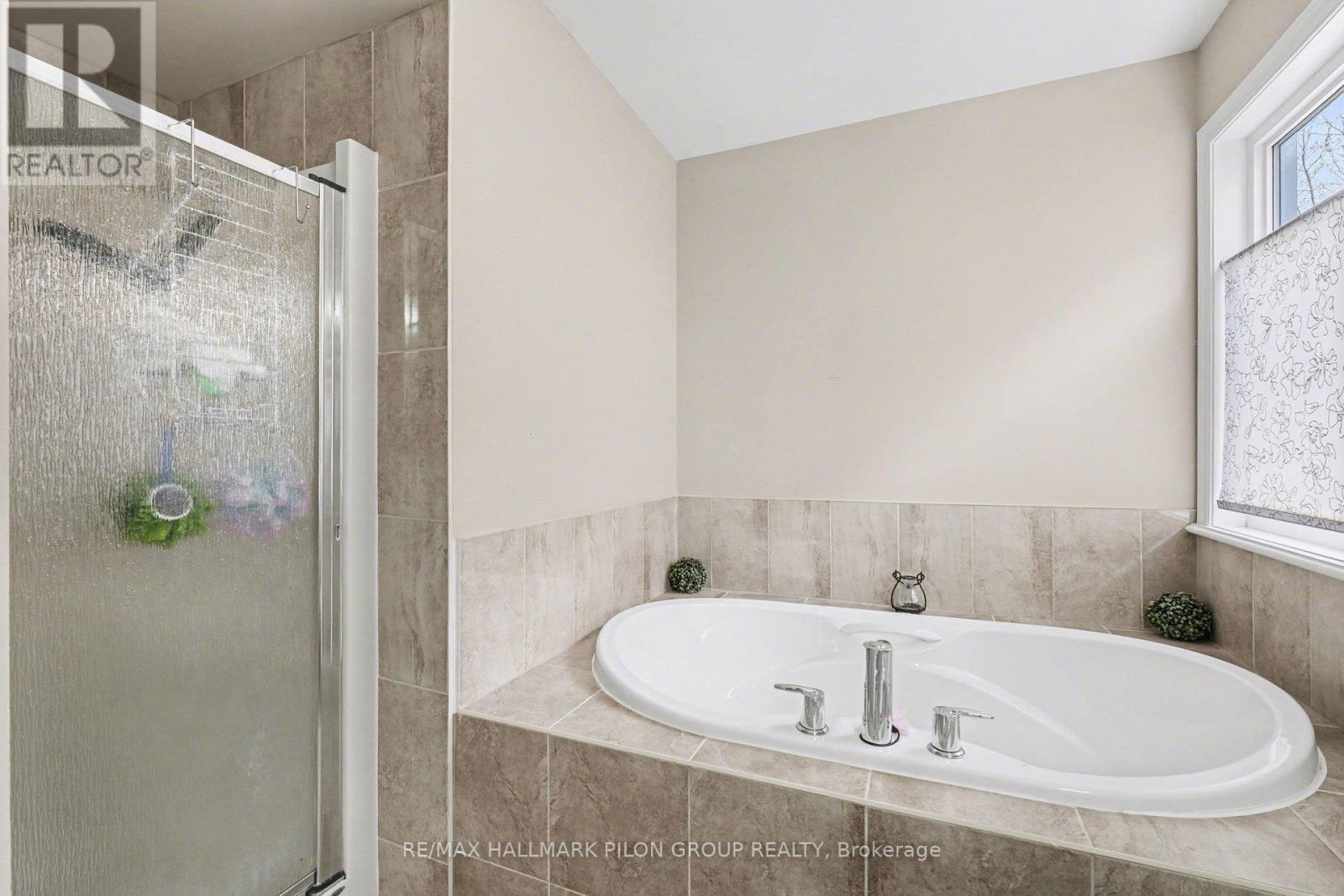 845 Contour Street, Ottawa, Ontario  K1W 0G6 - Photo 12 - X13229516