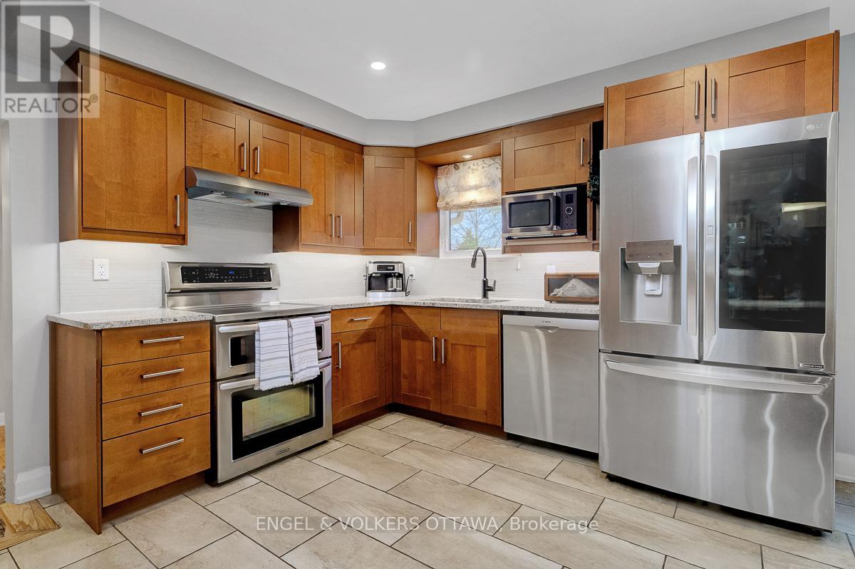 2766 Harwood Avenue, Ottawa, Ontario  K2B 8H7 - Photo 16 - X13229584