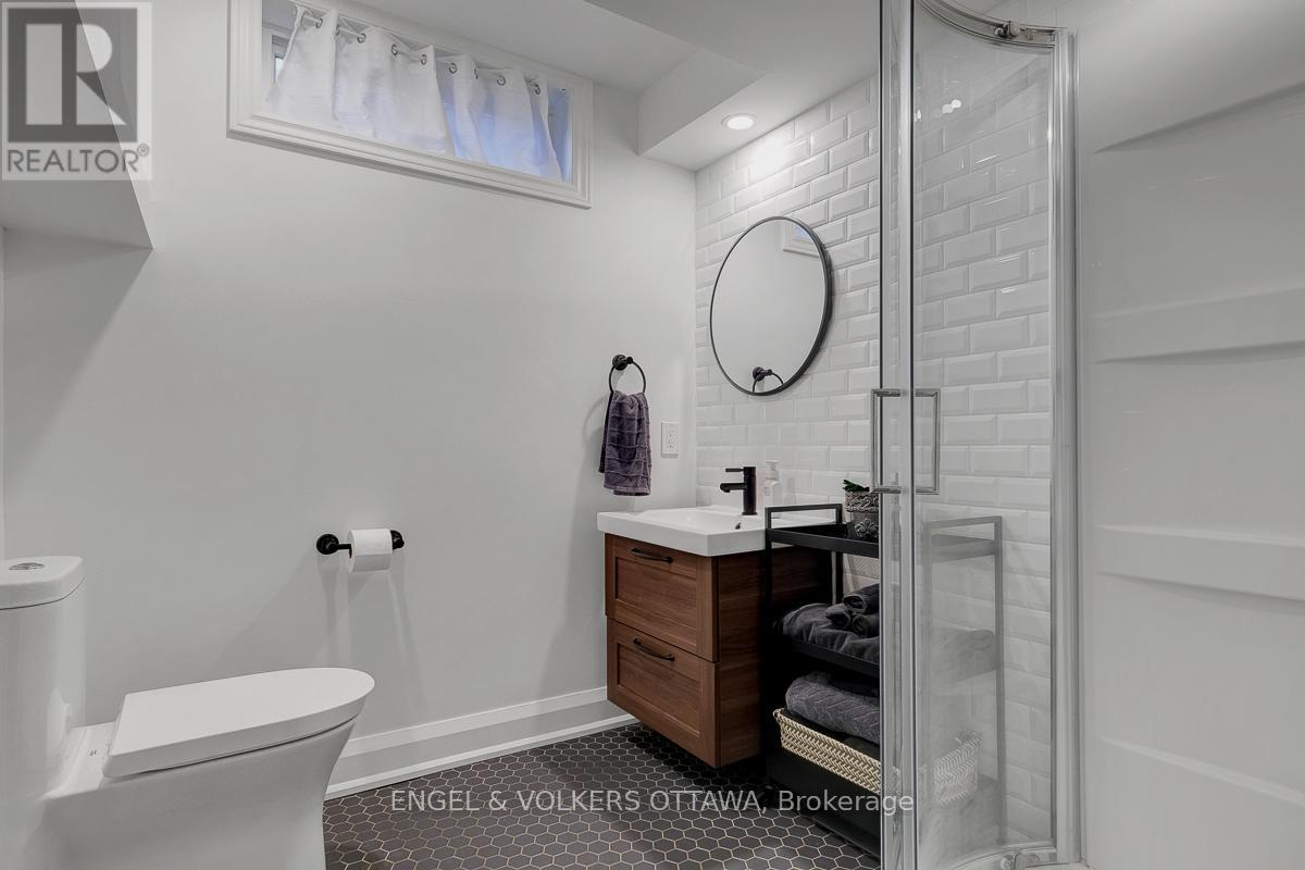 2766 Harwood Avenue, Ottawa, Ontario  K2B 8H7 - Photo 38 - X13229584