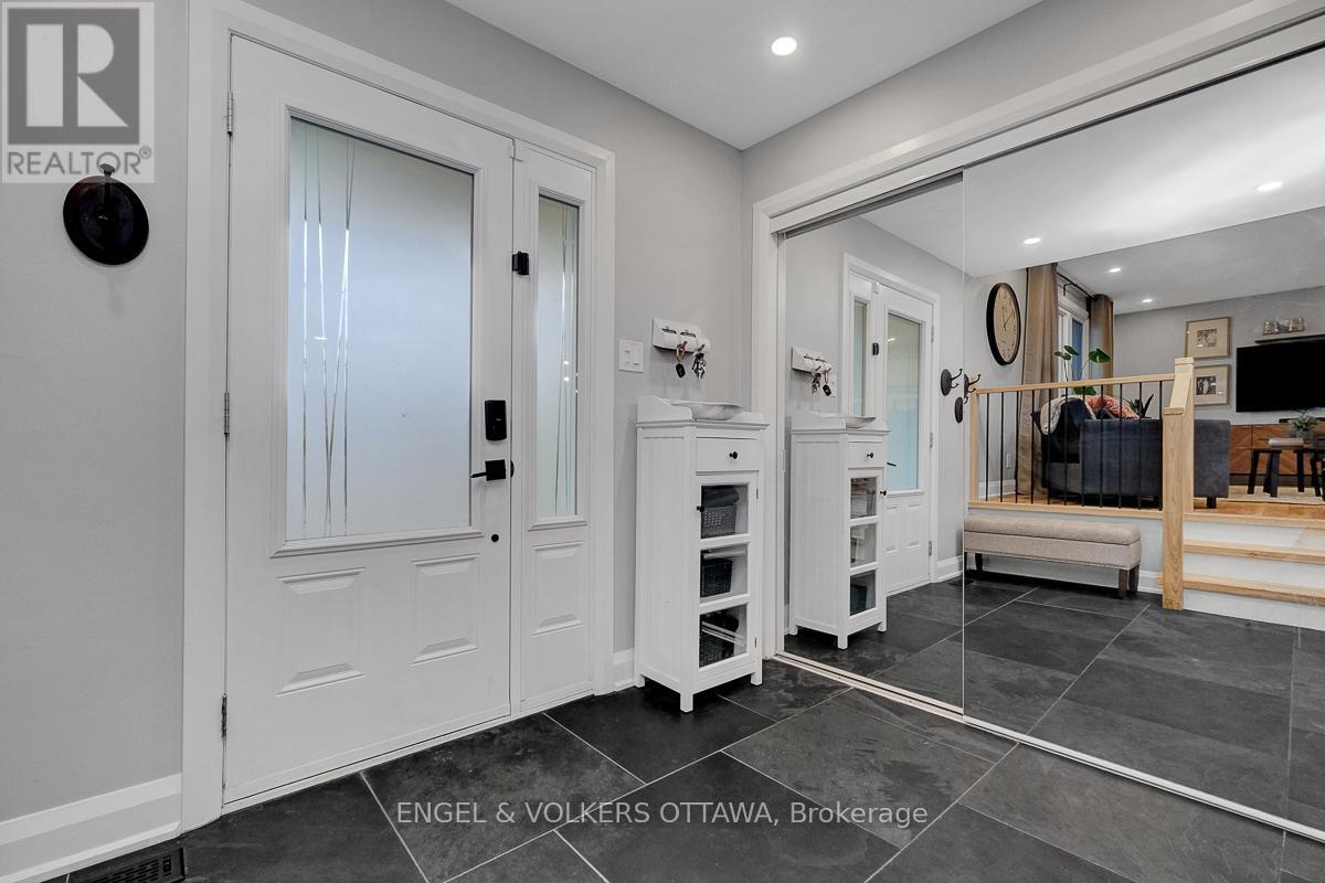 2766 Harwood Avenue, Ottawa, Ontario  K2B 8H7 - Photo 4 - X13229584