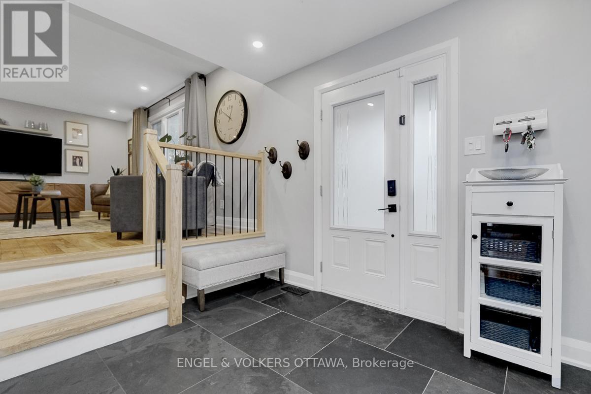 2766 Harwood Avenue, Ottawa, Ontario  K2B 8H7 - Photo 5 - X13229584