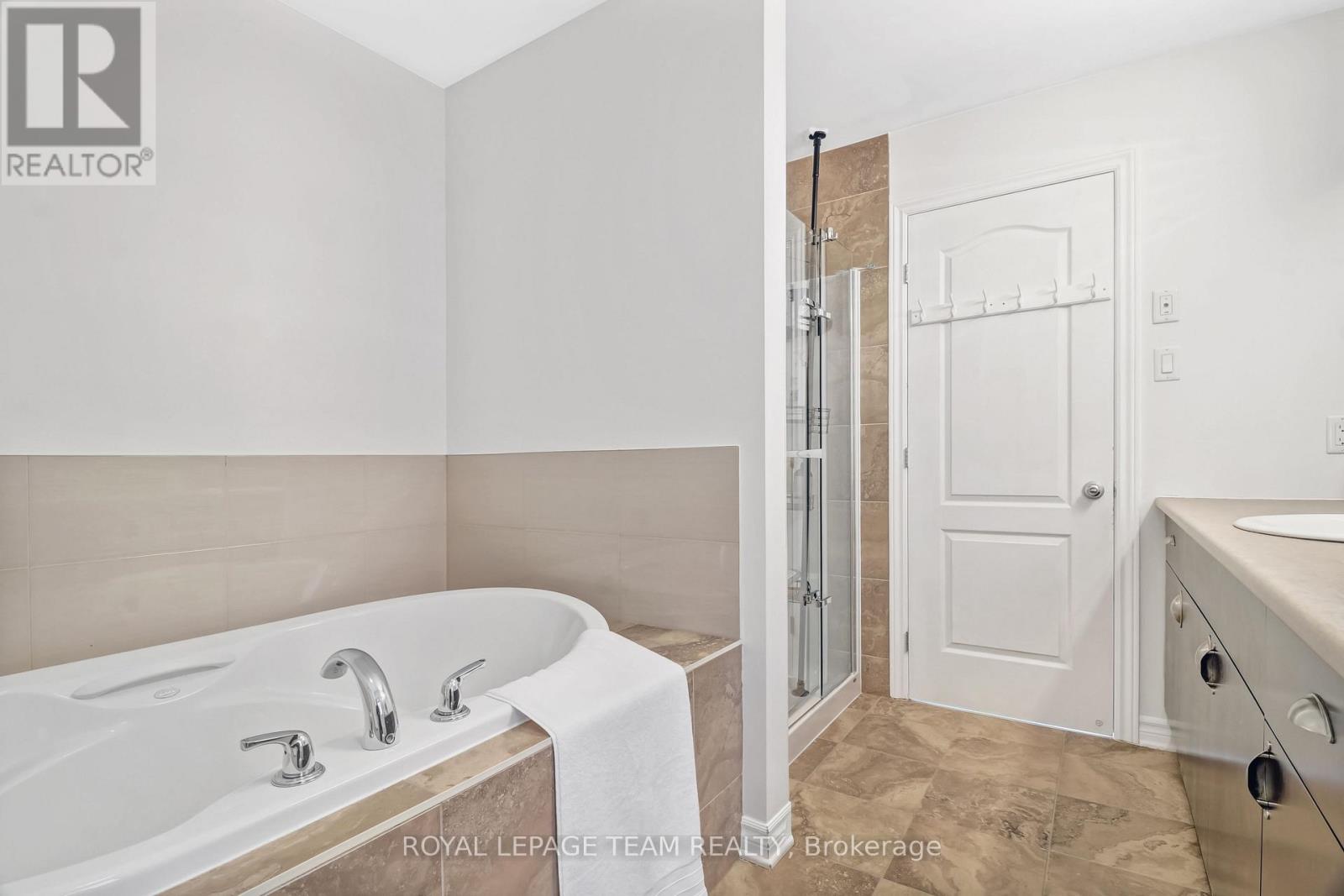 2477 Regatta Avenue, Ottawa, Ontario  K2J 5V6 - Photo 15 - X13229586