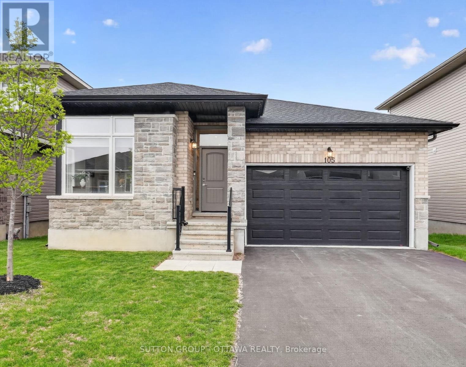 105 Dunlop Road, Carleton Place, Ontario  K7C 0R8 - Photo 1 - X13229936