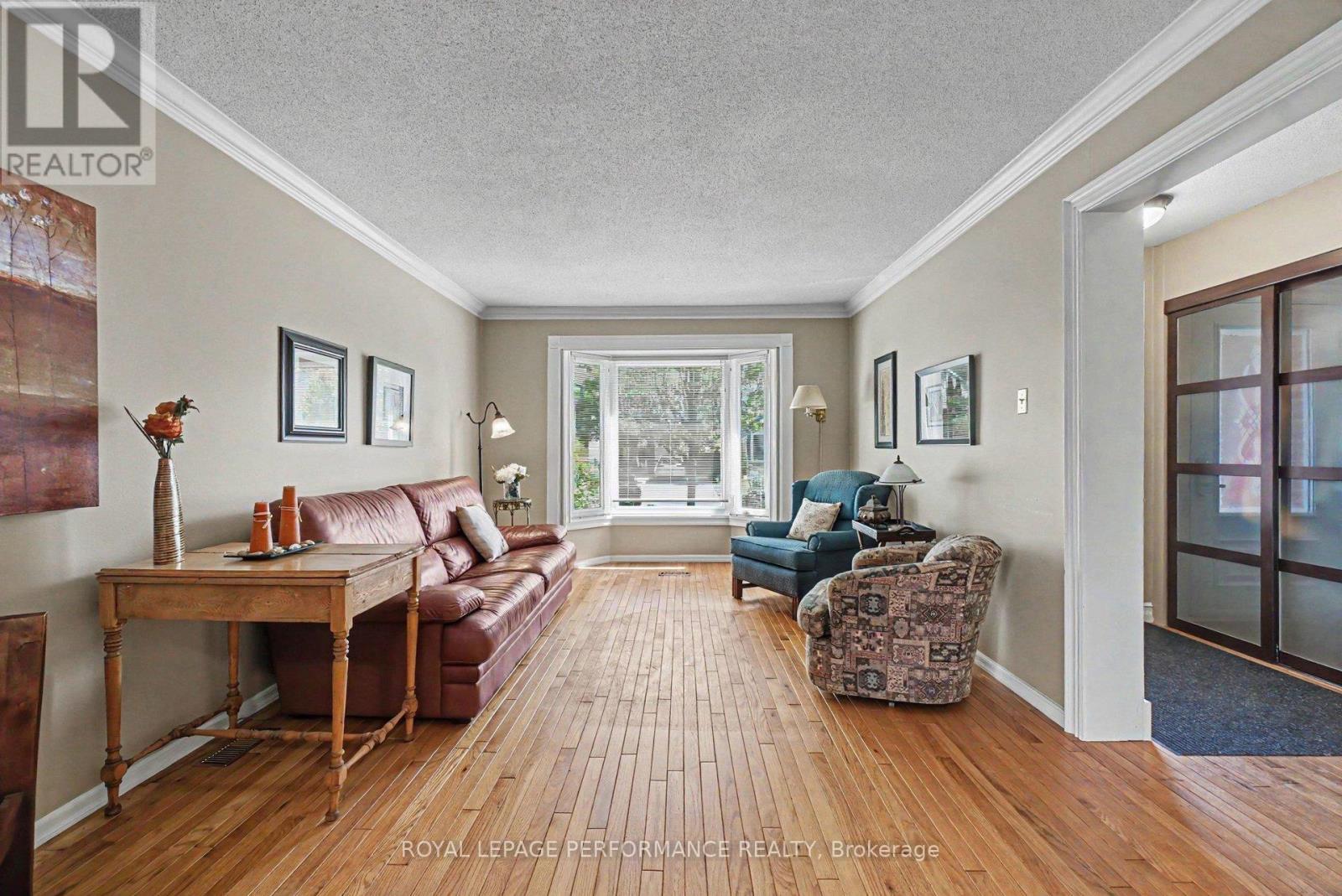 1163 Sauterne Park, Ottawa, Ontario  K1C 2H3 - Photo 3 - X13230002