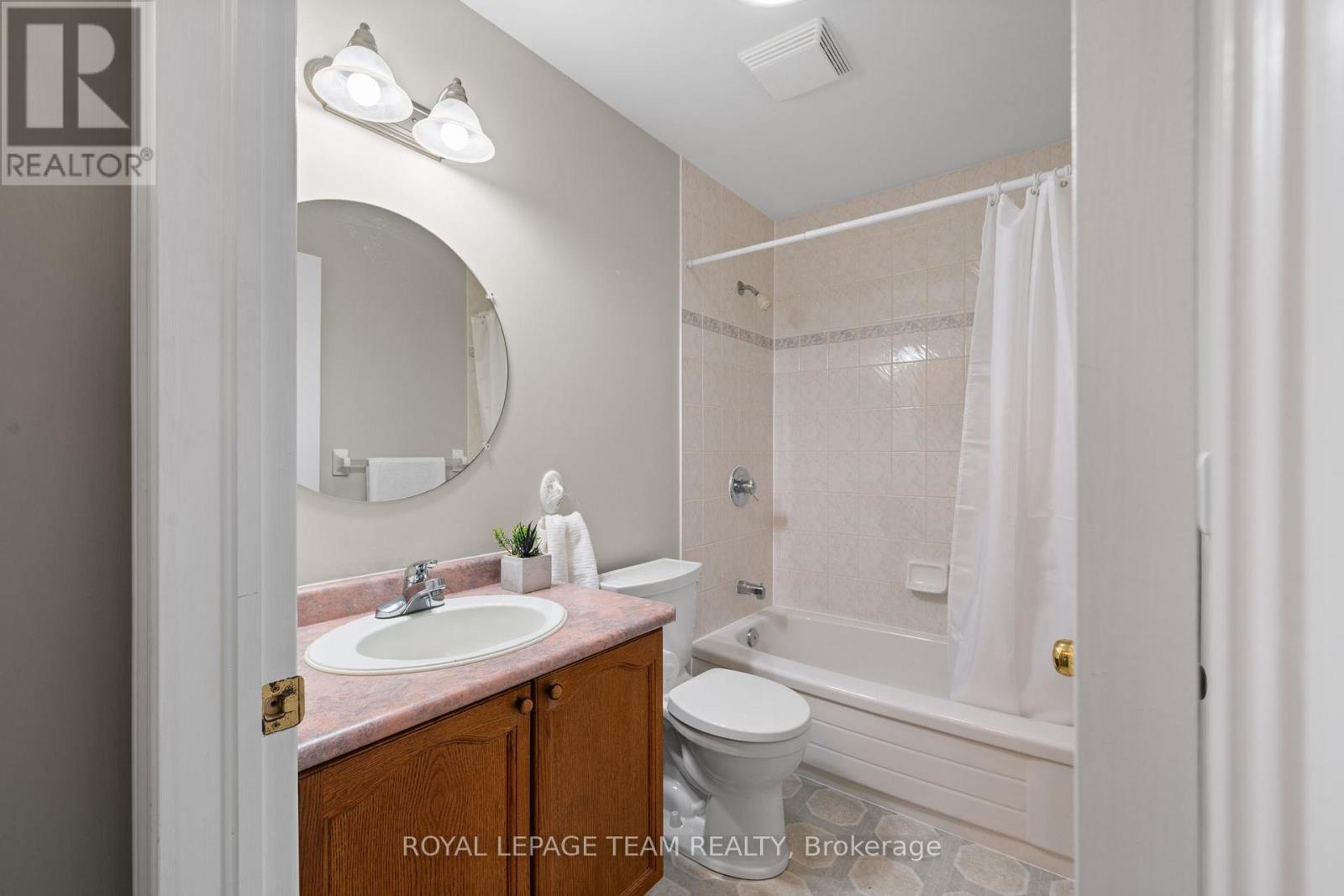 56 Coulson Court, Ottawa, Ontario  K2K 2X9 - Photo 8 - X13230008
