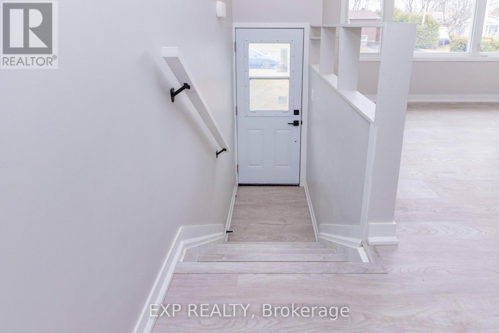 990 St Jacques Street, Clarence-Rockland, Ontario  K4K 1C1 - Photo 2 - X13230152