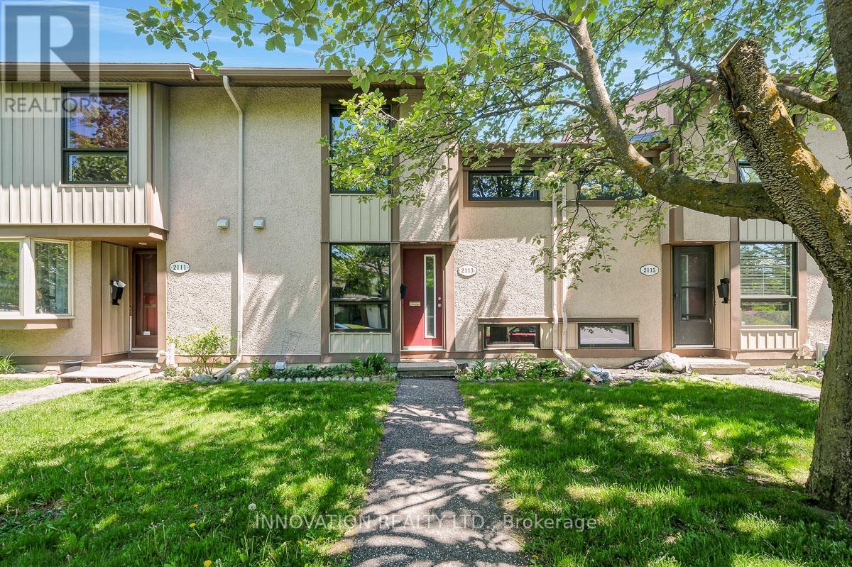2113 Stonehenge Crescent, Ottawa, Ontario  K1B 4N7 - Photo 1 - X13230206