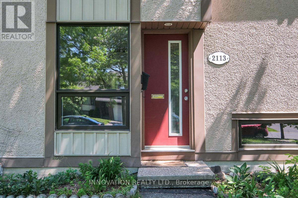 2113 Stonehenge Crescent, Ottawa, Ontario  K1B 4N7 - Photo 3 - X13230206