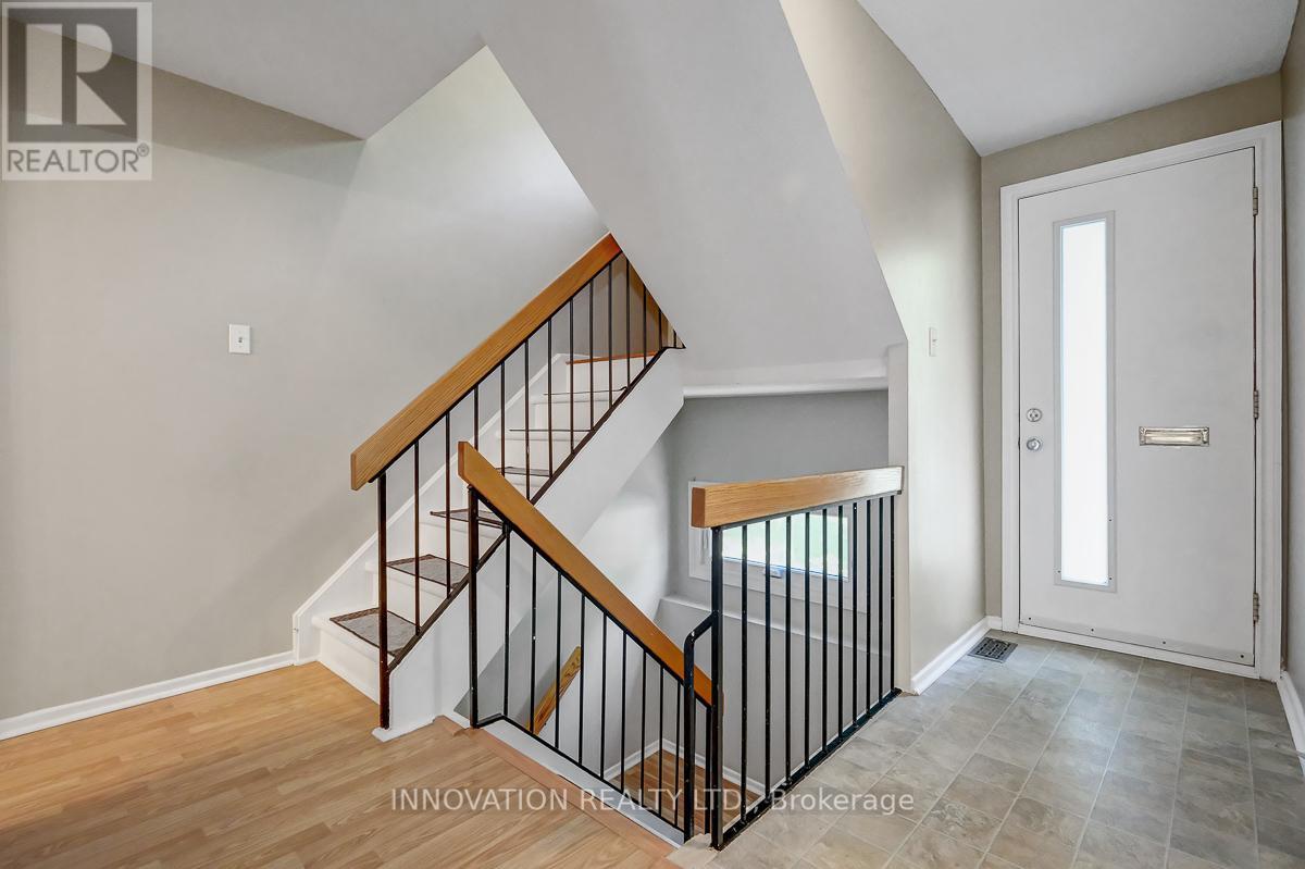 2113 Stonehenge Crescent, Ottawa, Ontario  K1B 4N7 - Photo 4 - X13230206