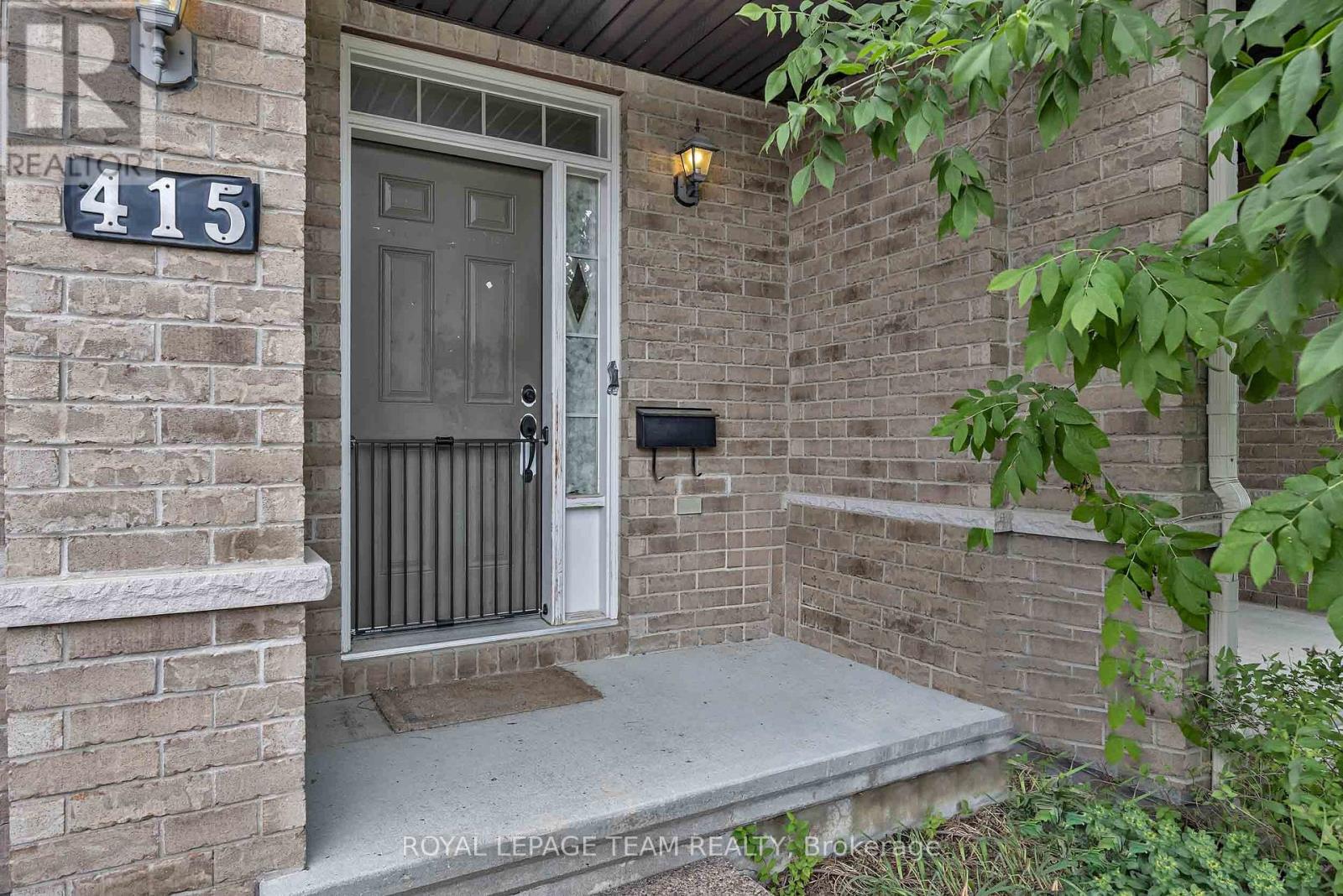 415 Arncliffe Avenue, Ottawa, Ontario  K2W 0B6 - Photo 2 - X13230268