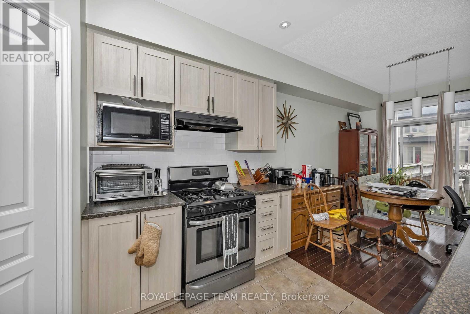 415 Arncliffe Avenue, Ottawa, Ontario  K2W 0B6 - Photo 5 - X13230268