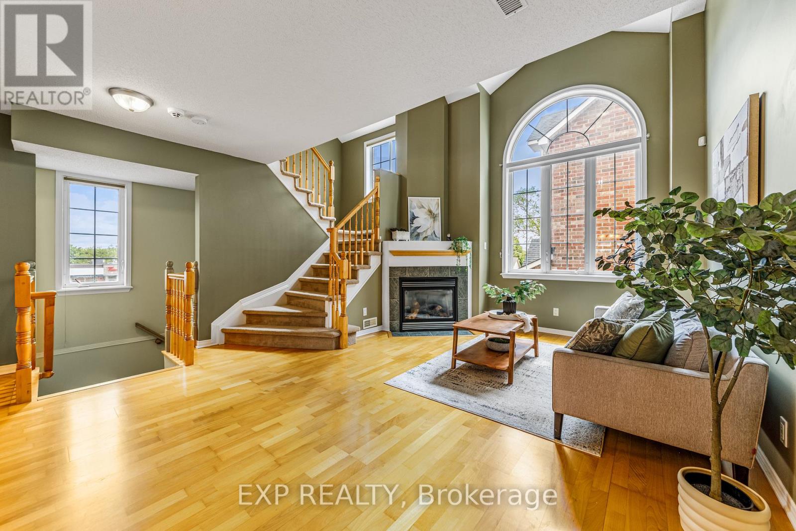 102 Gatestone Private, Ottawa, Ontario  K1J 1K5 - Photo 4 - X13230300