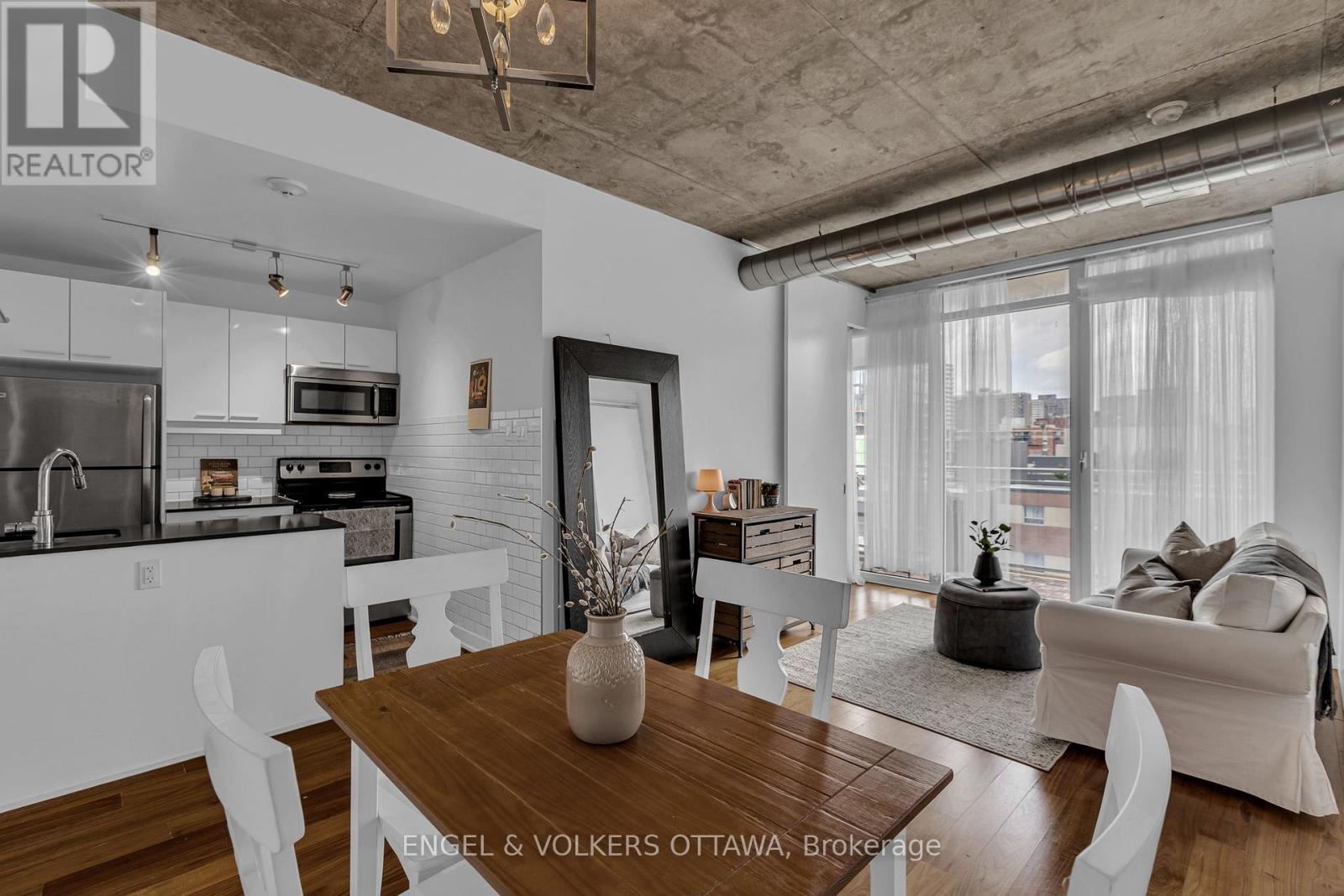 415 - 354 Gladstone Avenue, Ottawa, Ontario  K2P 0R4 - Photo 2 - X13230490