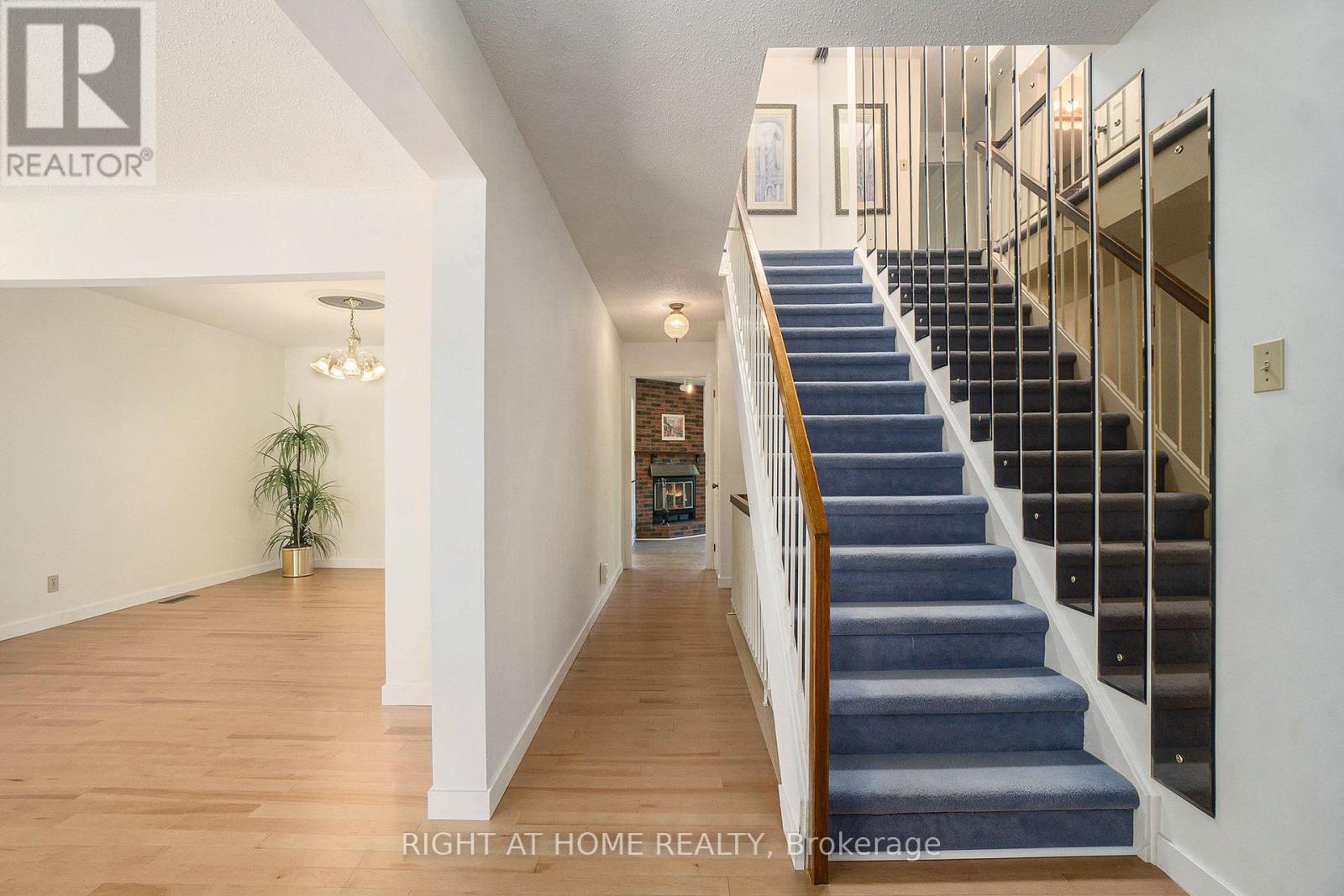 82 Nestow Drive, Ottawa, Ontario  K2G 4L8 - Photo 3 - X13230774
