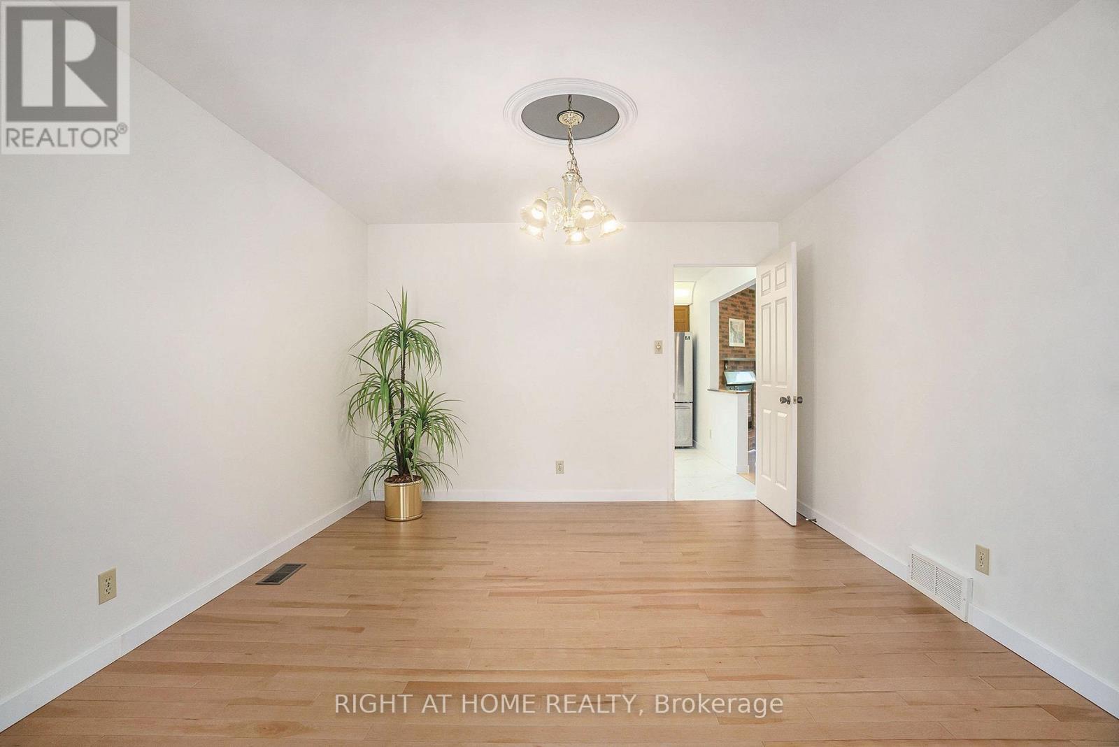 82 Nestow Drive, Ottawa, Ontario  K2G 4L8 - Photo 6 - X13230774