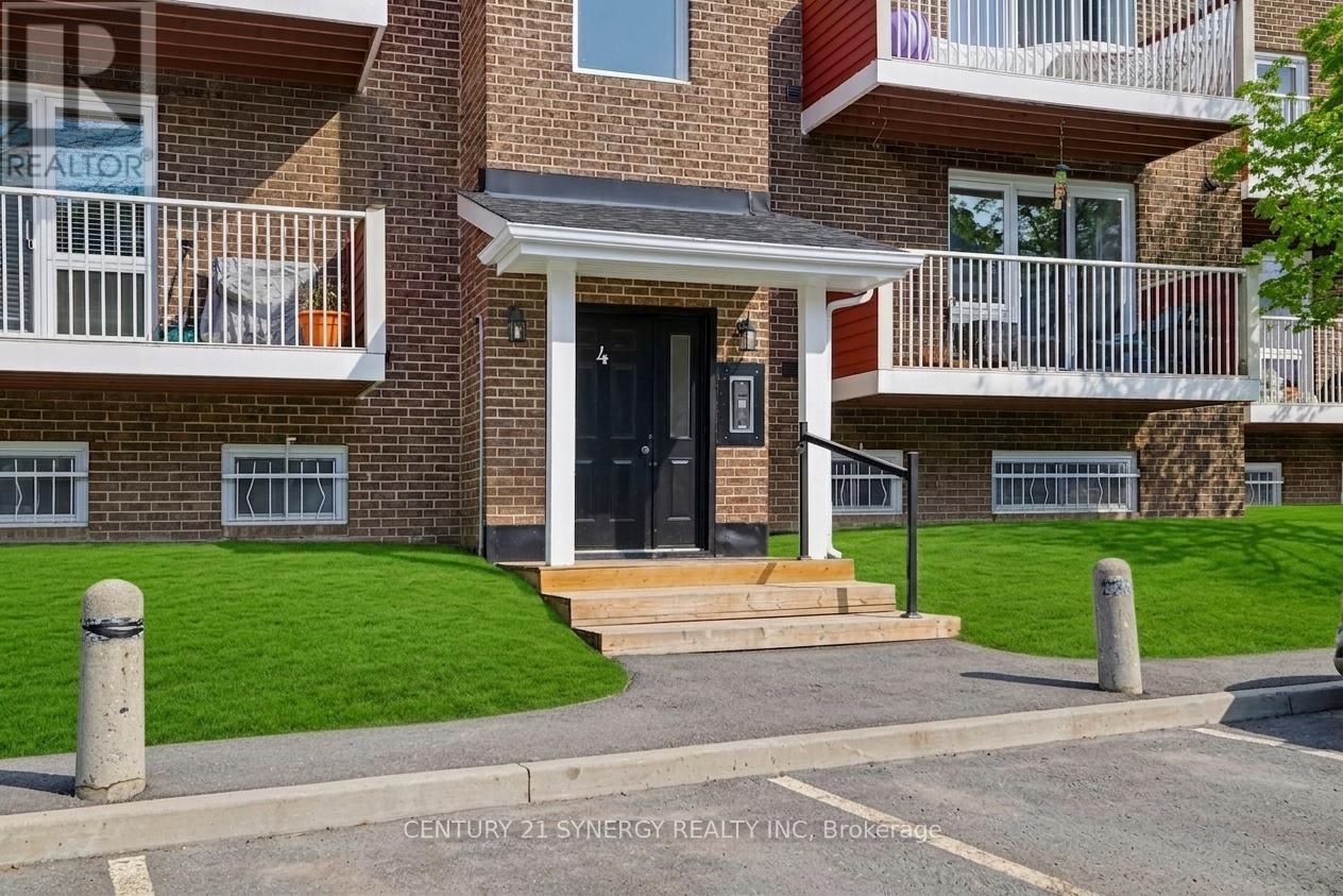 403 - 1589 St Bernard Street, Ottawa, Ontario  K1T 3H7 - Photo 2 - X13230822