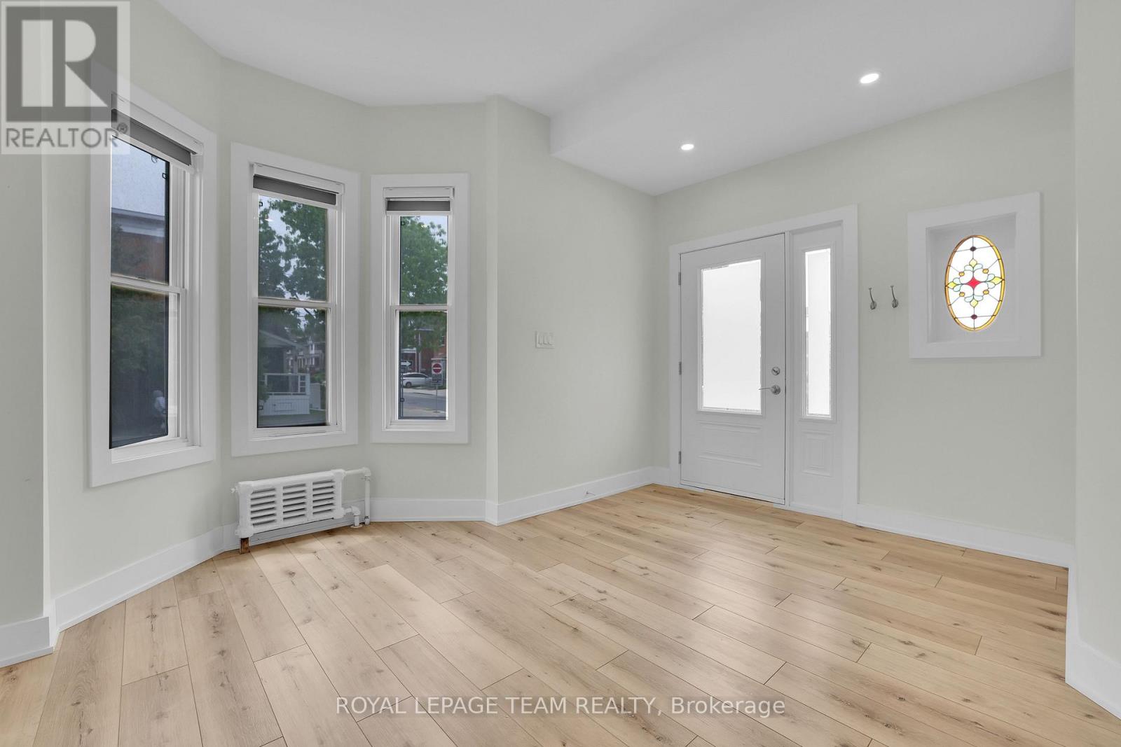 A (Main Level) - 531 Mcleod Street, Ottawa, Ontario  K1R 5R2 - Photo 12 - X13231220