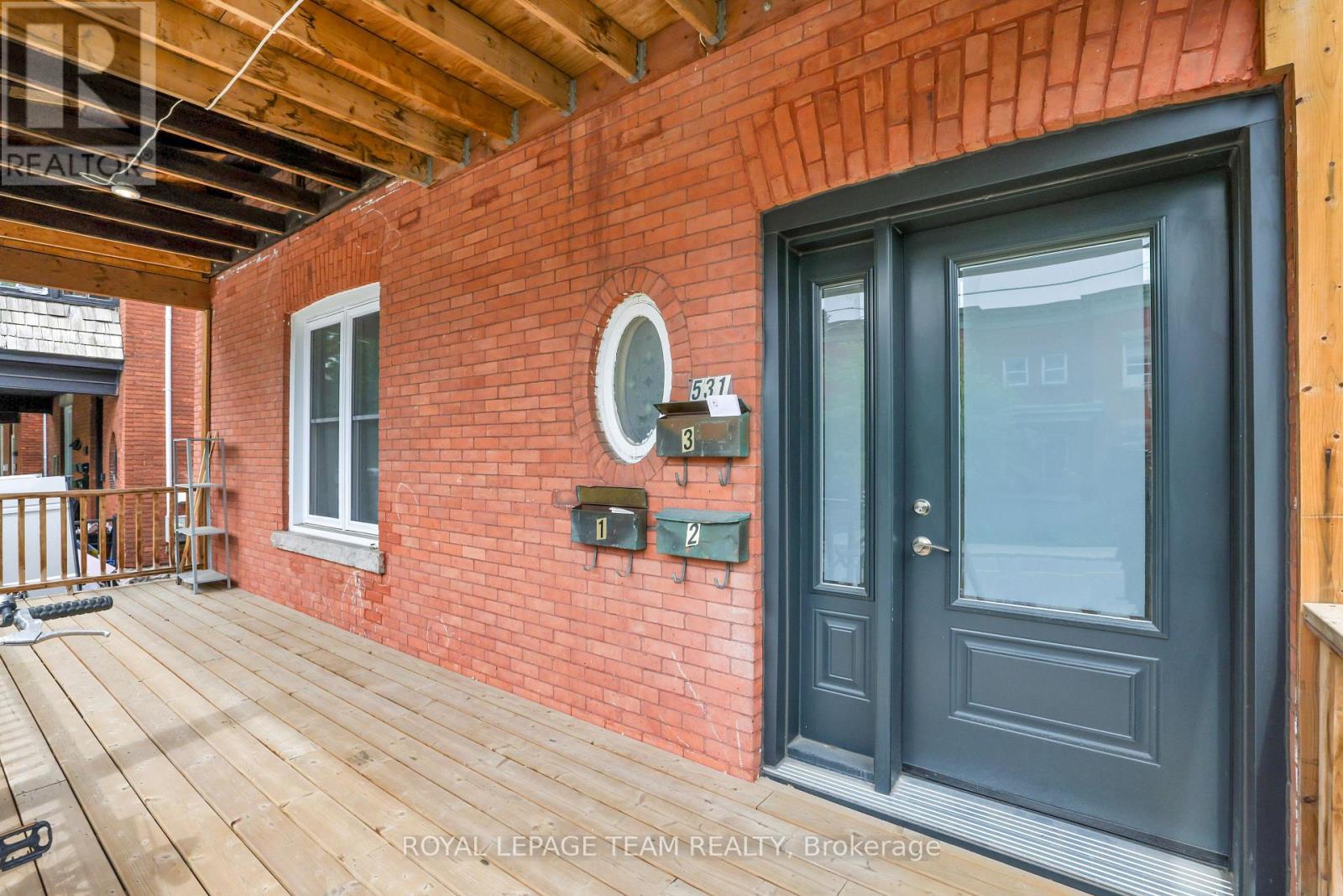 A (Main Level) - 531 Mcleod Street, Ottawa, Ontario  K1R 5R2 - Photo 5 - X13231220