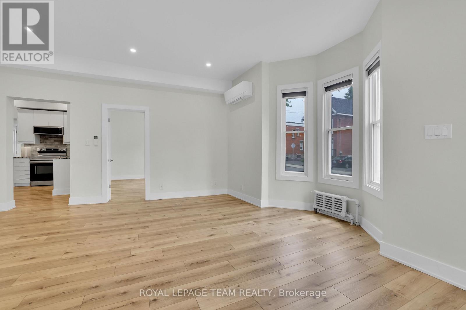A (Main Level) - 531 Mcleod Street, Ottawa, Ontario  K1R 5R2 - Photo 7 - X13231220