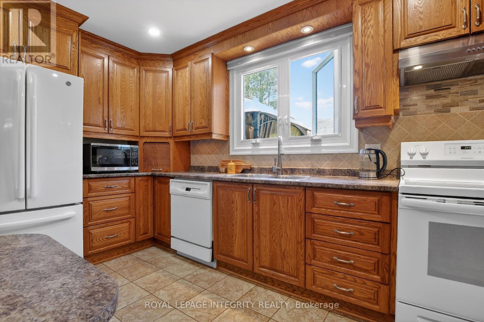 1646 Grey Nuns Drive, Ottawa, Ontario  K1C 1T7 - Photo 14 - X13231308