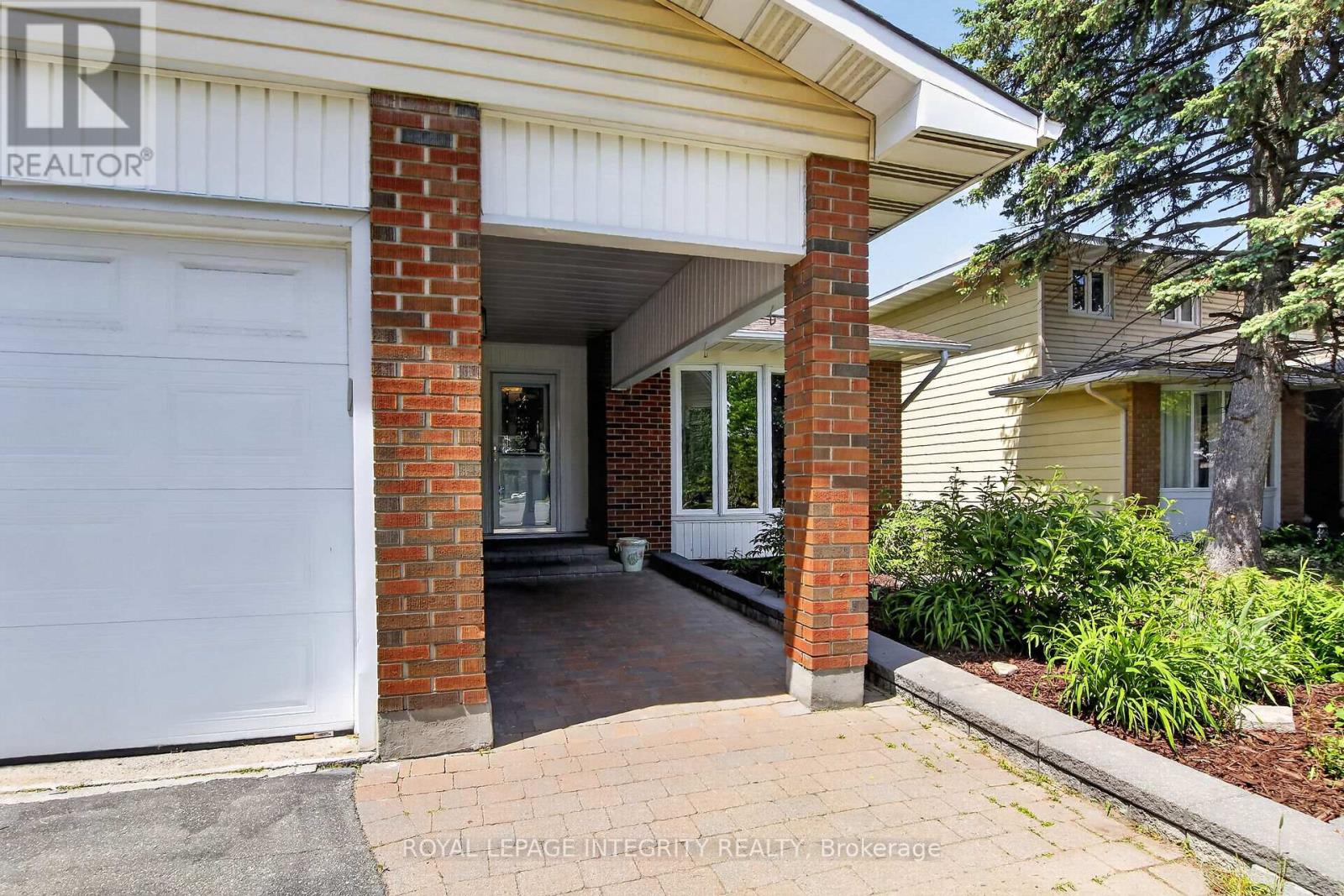 1646 Grey Nuns Drive, Ottawa, Ontario  K1C 1T7 - Photo 2 - X13231308