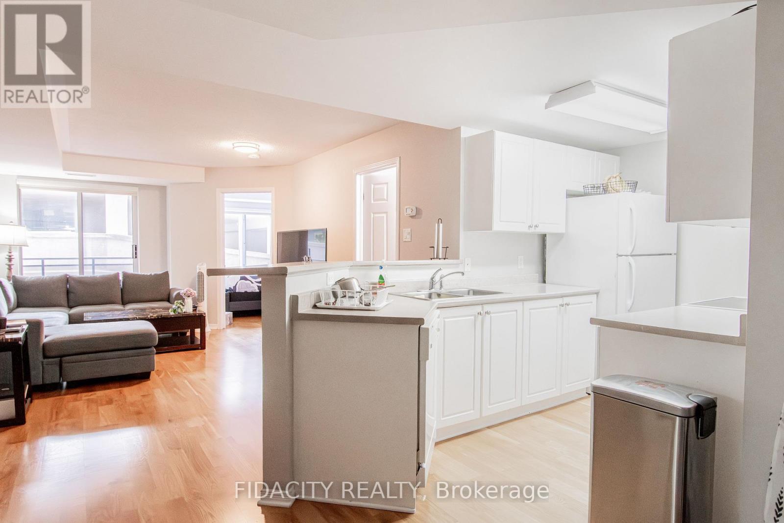 2e - 310 Central Park Drive, Ottawa, Ontario  K2C 4G4 - Photo 4 - X13231522
