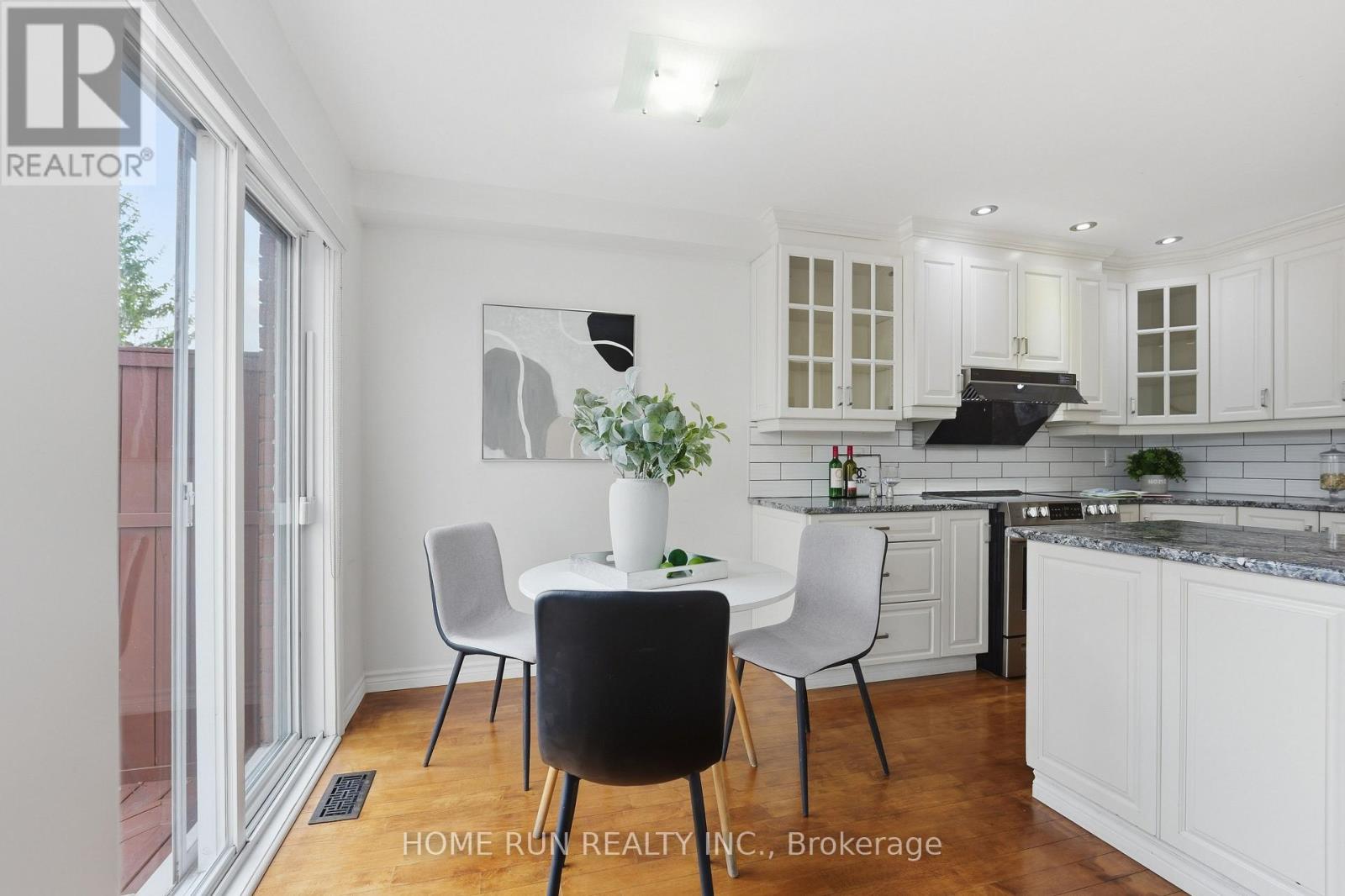 26 Highmont Court, Ottawa, Ontario  K2T 1B2 - Photo 8 - X13231830