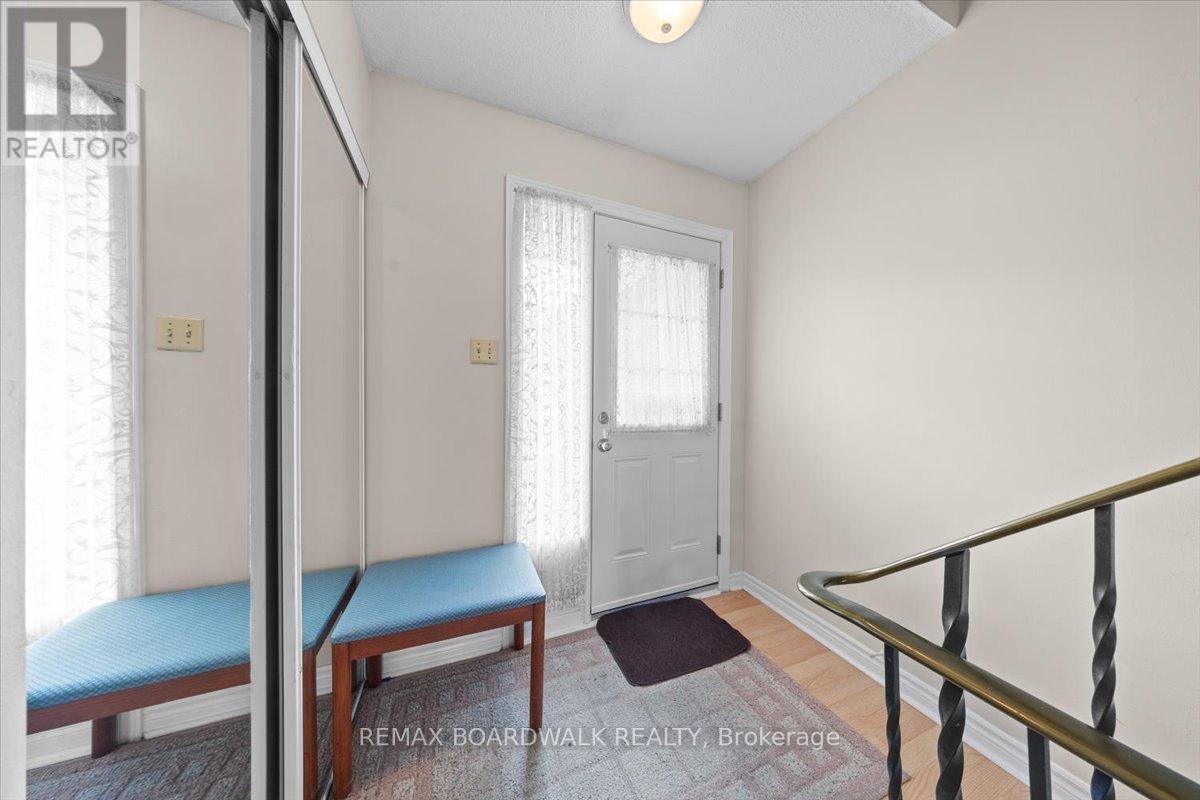 48 - 1828 Axminster Court, Ottawa, Ontario  K1C 1Z4 - Photo 4 - X13232322
