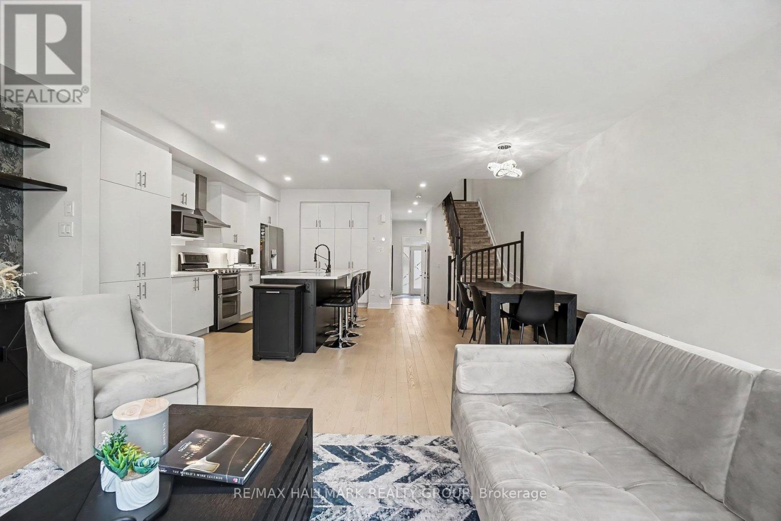 323 Wabasso Lane, Ottawa, Ontario  K1T 0T2 - Photo 11 - X13232458