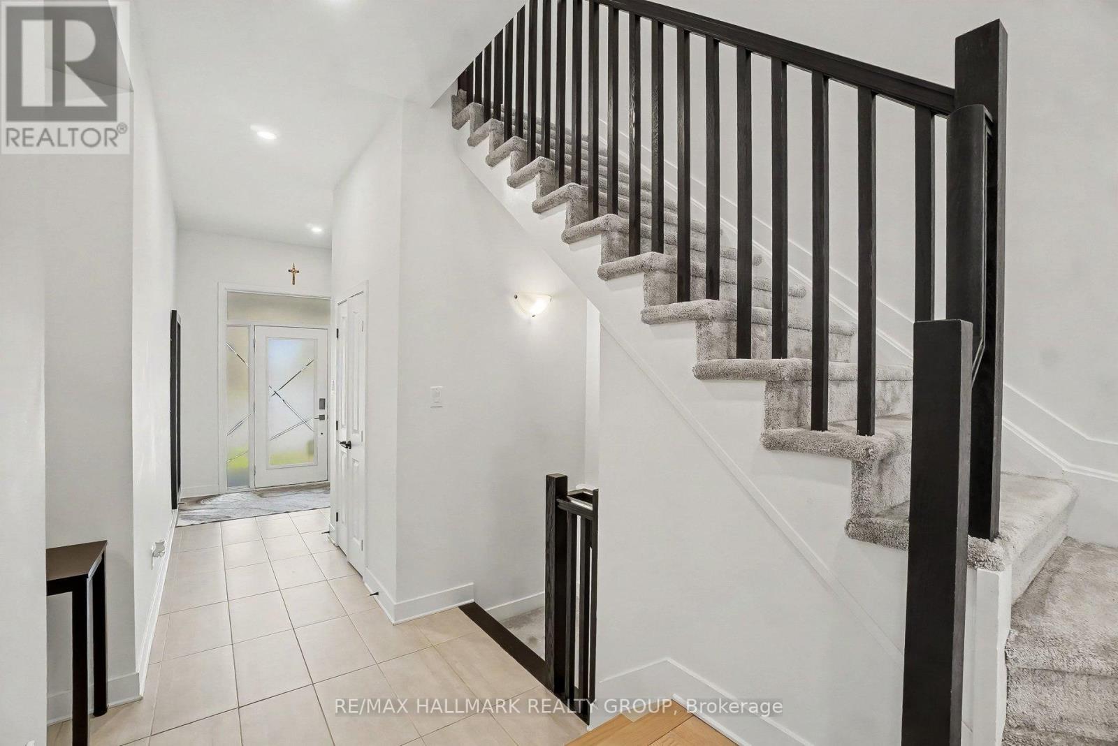 323 Wabasso Lane, Ottawa, Ontario  K1T 0T2 - Photo 6 - X13232458