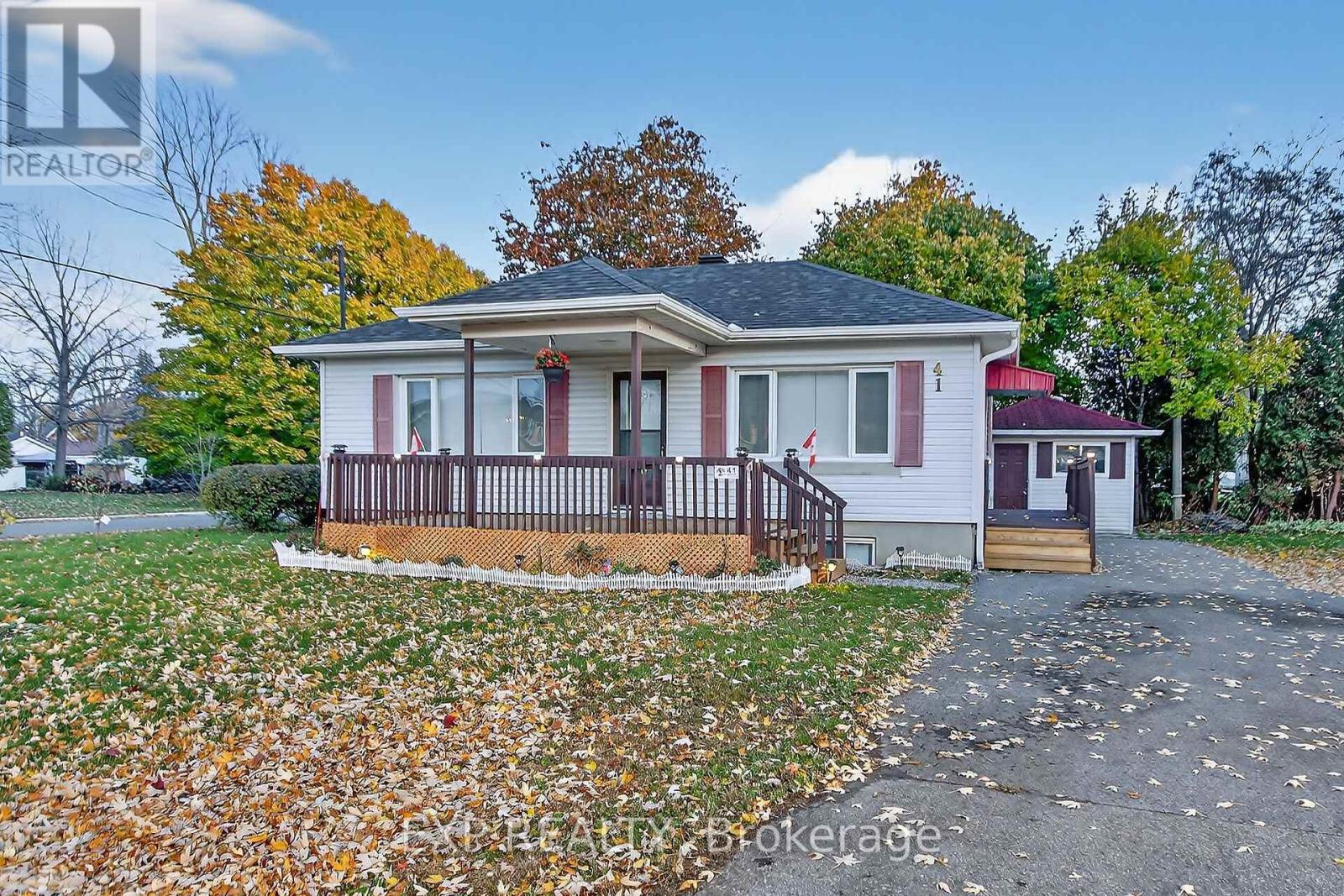 41 Hwy 5 W Street, South Dundas, Ontario  K0C 1X0 - Photo 1 - X13232700