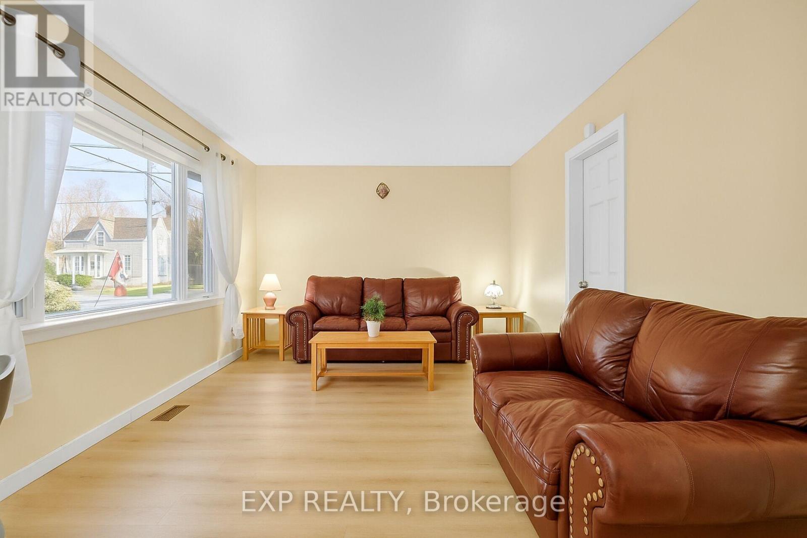 41 Hwy 5 W Street, South Dundas, Ontario  K0C 1X0 - Photo 3 - X13232700