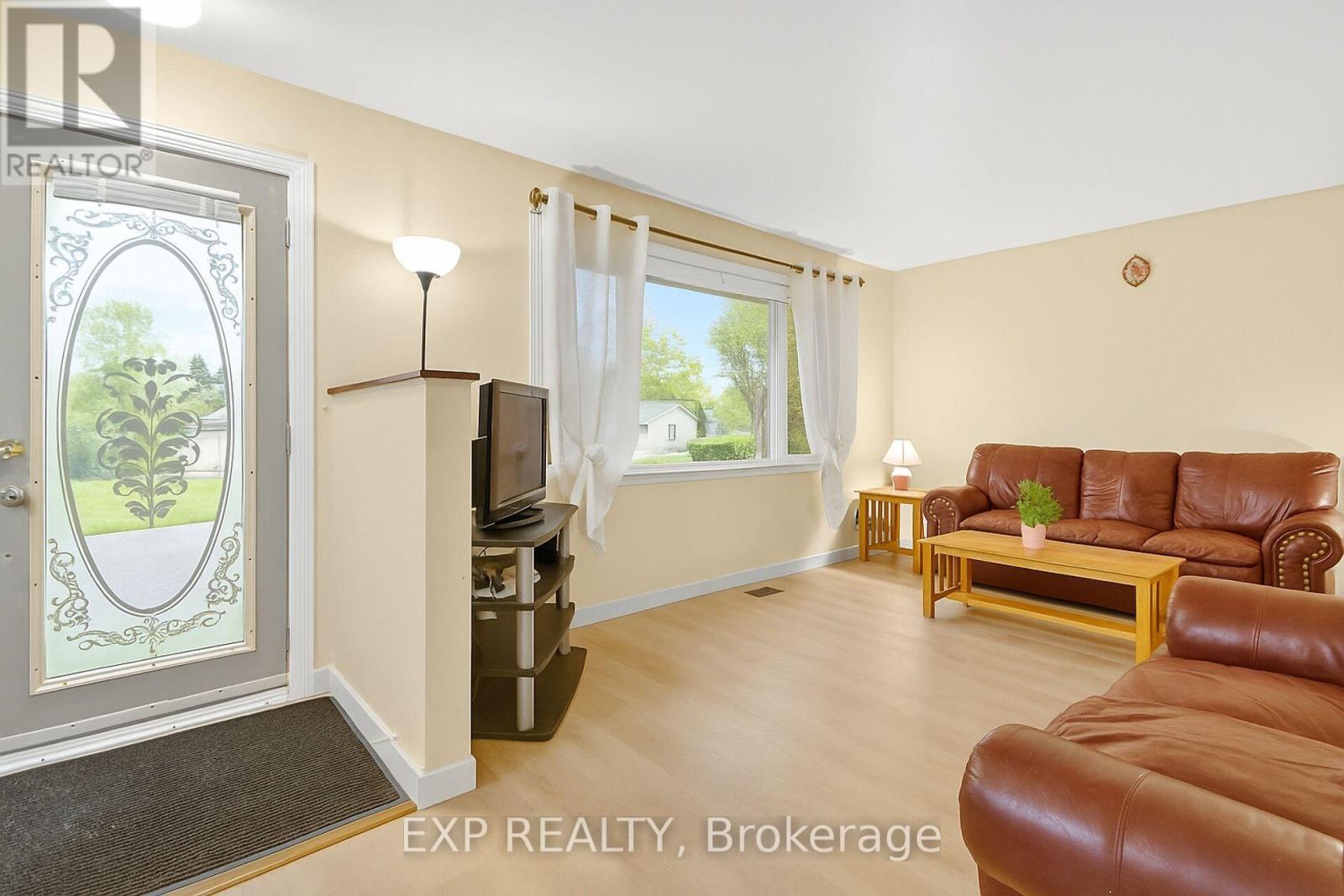 41 Hwy 5 W Street, South Dundas, Ontario  K0C 1X0 - Photo 5 - X13232700