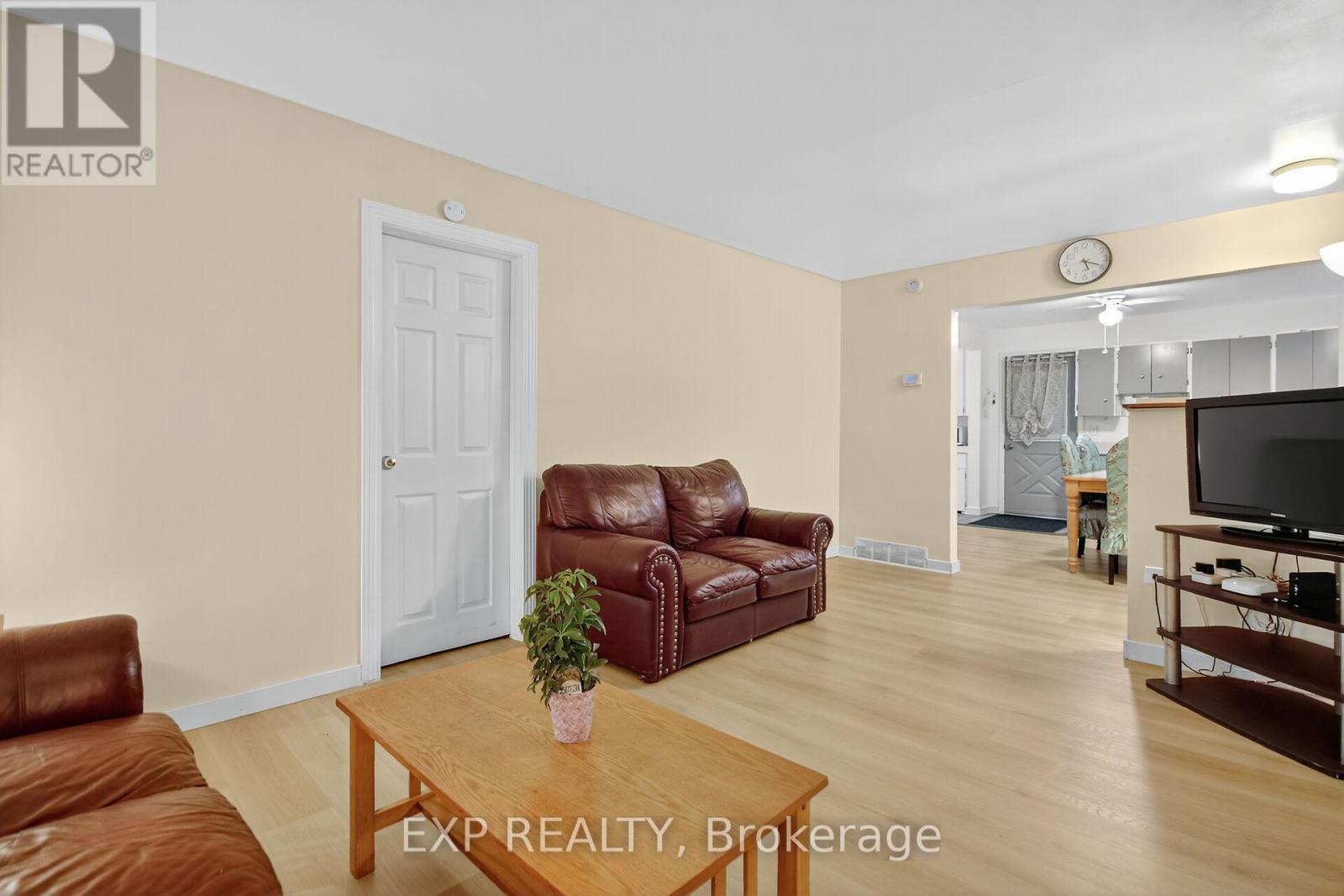 41 Hwy 5 W Street, South Dundas, Ontario  K0C 1X0 - Photo 6 - X13232700