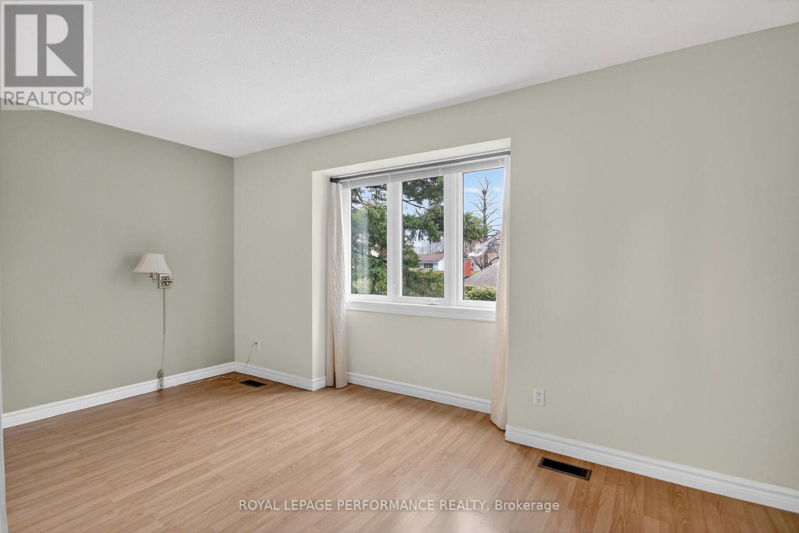 15 Hallowell Court, Ottawa, Ontario  K2H 8N4 - Photo 25 - X13232724