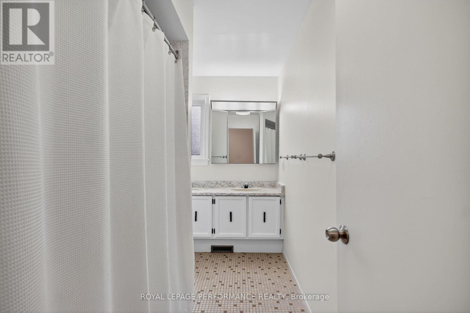 15 Hallowell Court, Ottawa, Ontario  K2H 8N4 - Photo 28 - X13232724