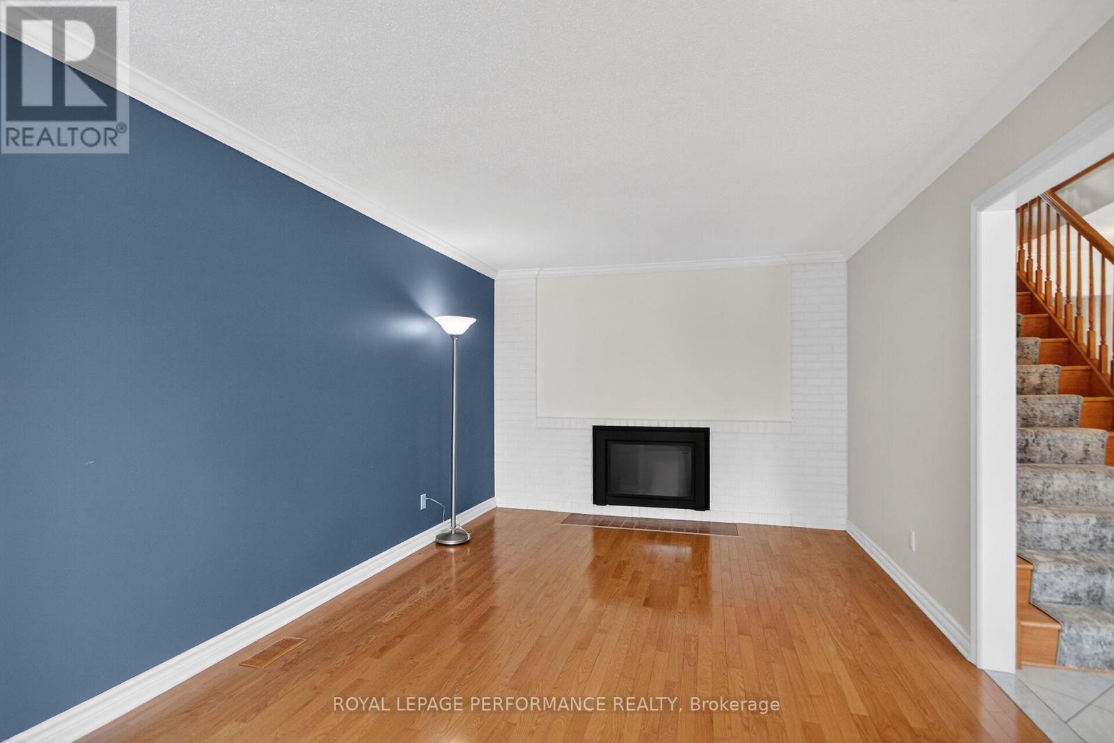 15 Hallowell Court, Ottawa, Ontario  K2H 8N4 - Photo 8 - X13232724