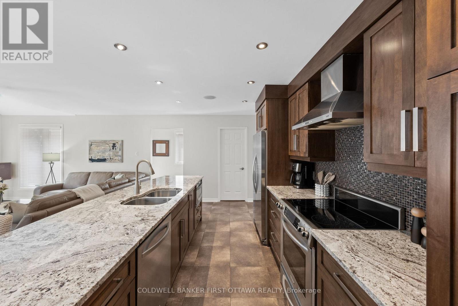 30 Castlethorpe Crescent, Ottawa, Ontario  K2G 5P7 - Photo 12 - X13232806