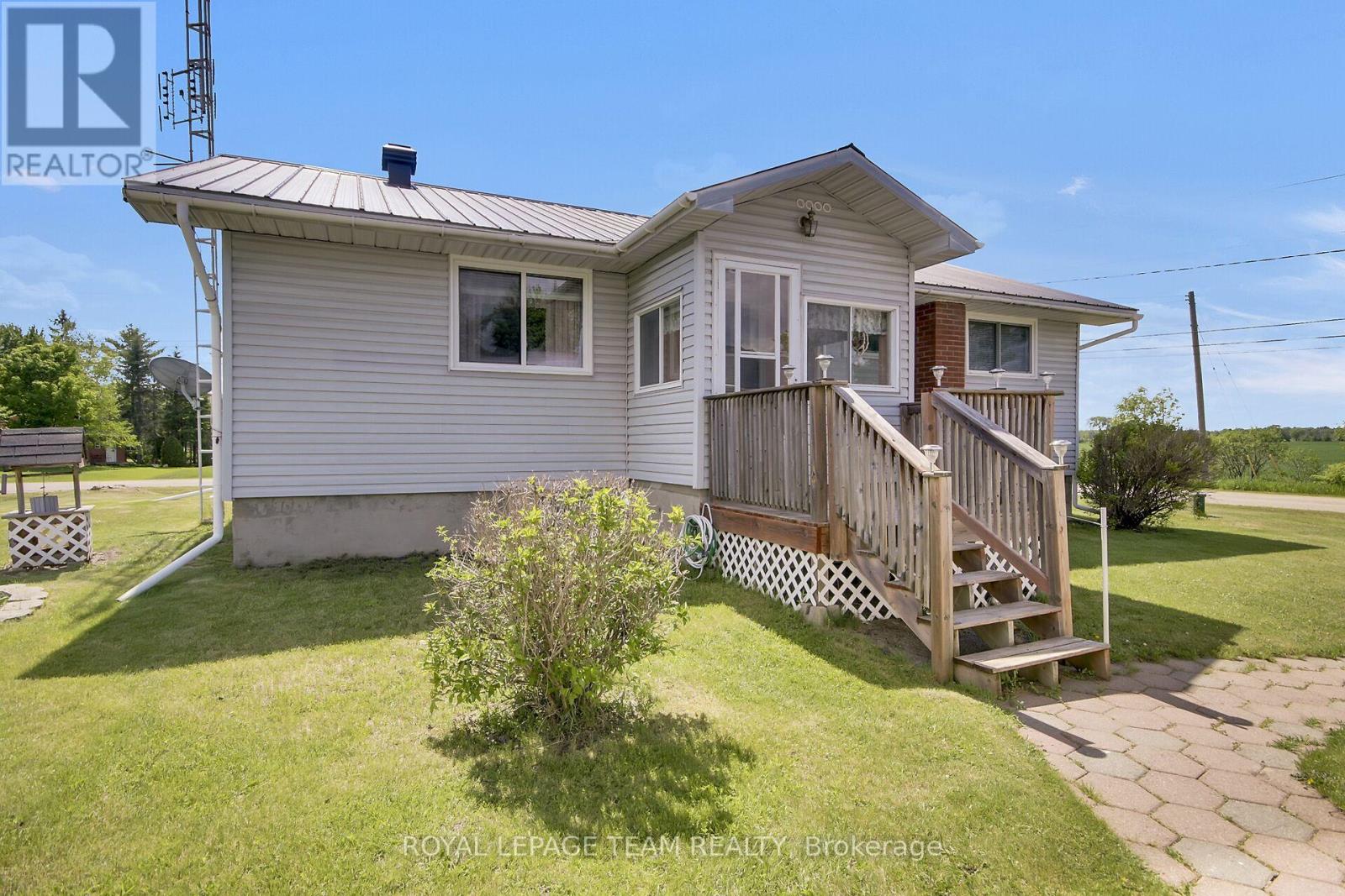 929 Munro Drive, Mcnab/braeside, Ontario  K7S 3G8 - Photo 1 - X13232878
