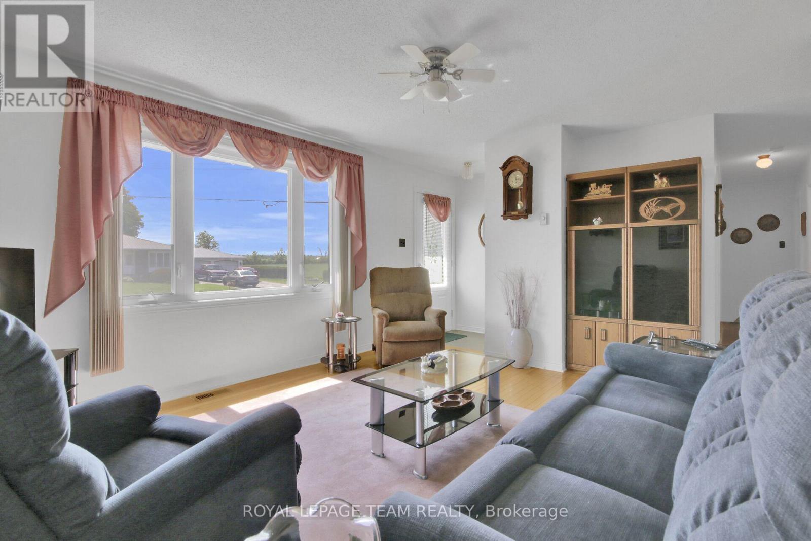 929 Munro Drive, Mcnab/braeside, Ontario  K7S 3G8 - Photo 12 - X13232878