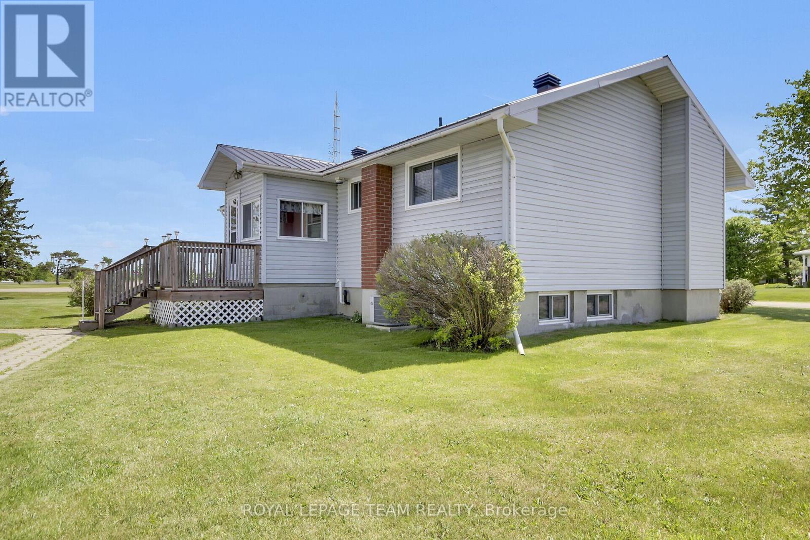 929 Munro Drive, Mcnab/braeside, Ontario  K7S 3G8 - Photo 3 - X13232878