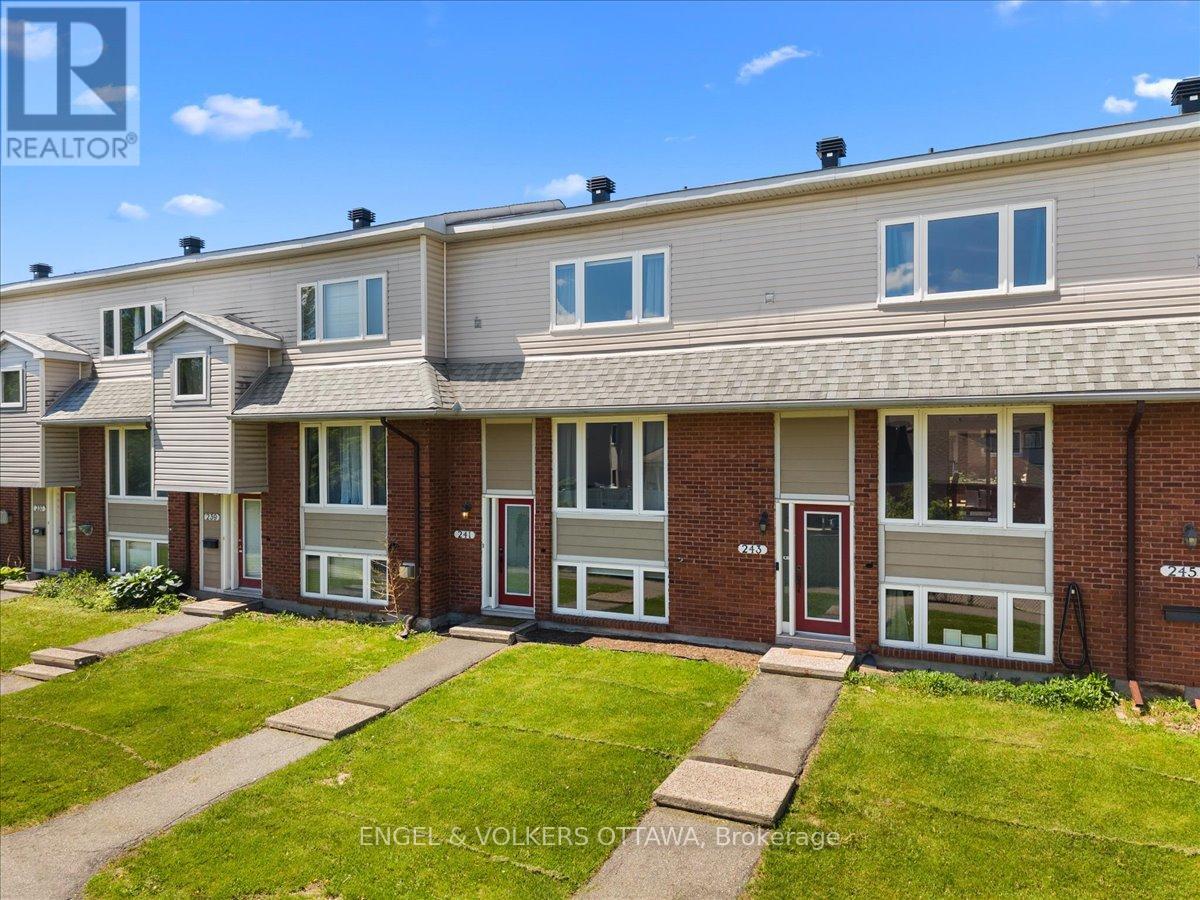 241 Monterey Drive, Ottawa, Ontario  K2H 7B1 - Photo 2 - X13232912
