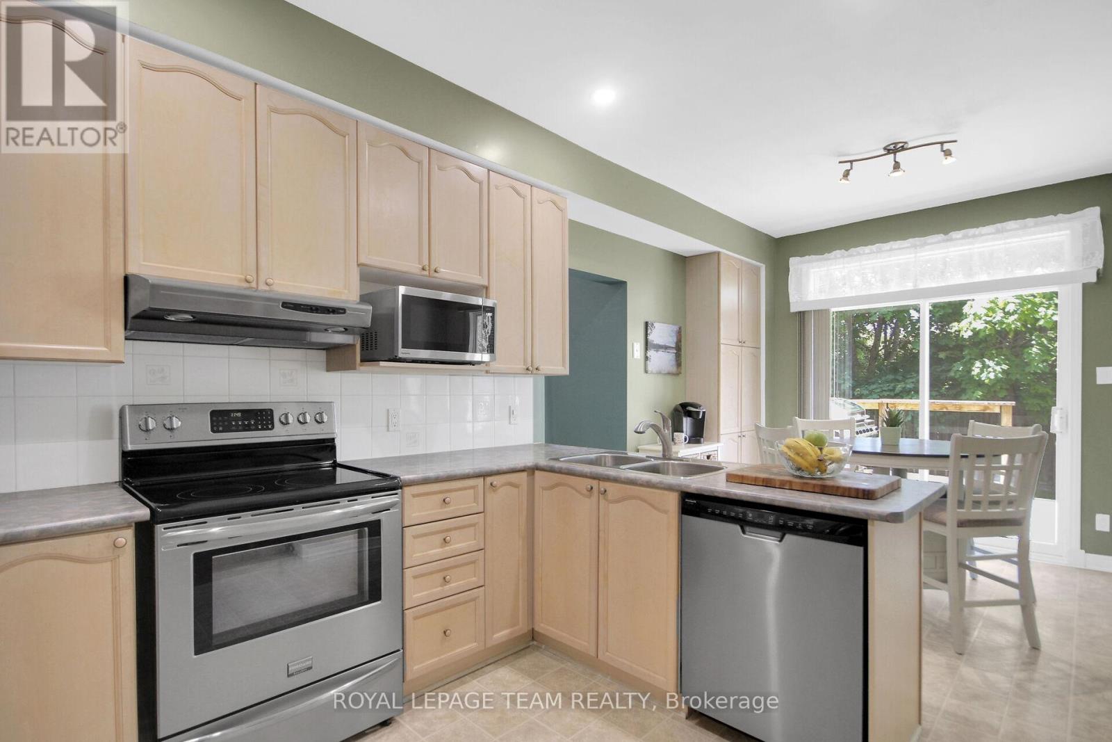 4 Maple Stand Way, Ottawa, Ontario  K2G 6P3 - Photo 12 - X13232968